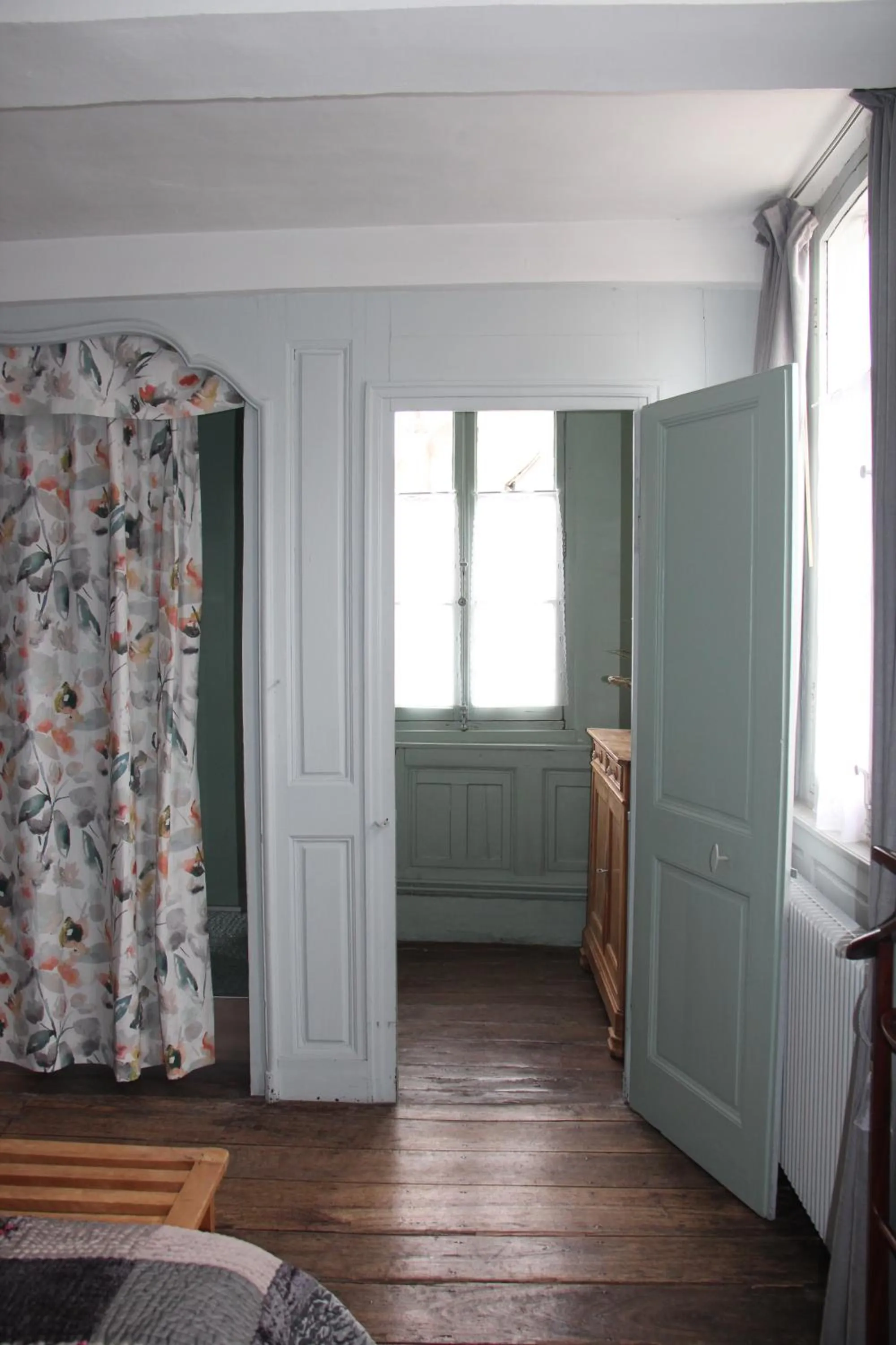 Decorative detail in Les Capucines