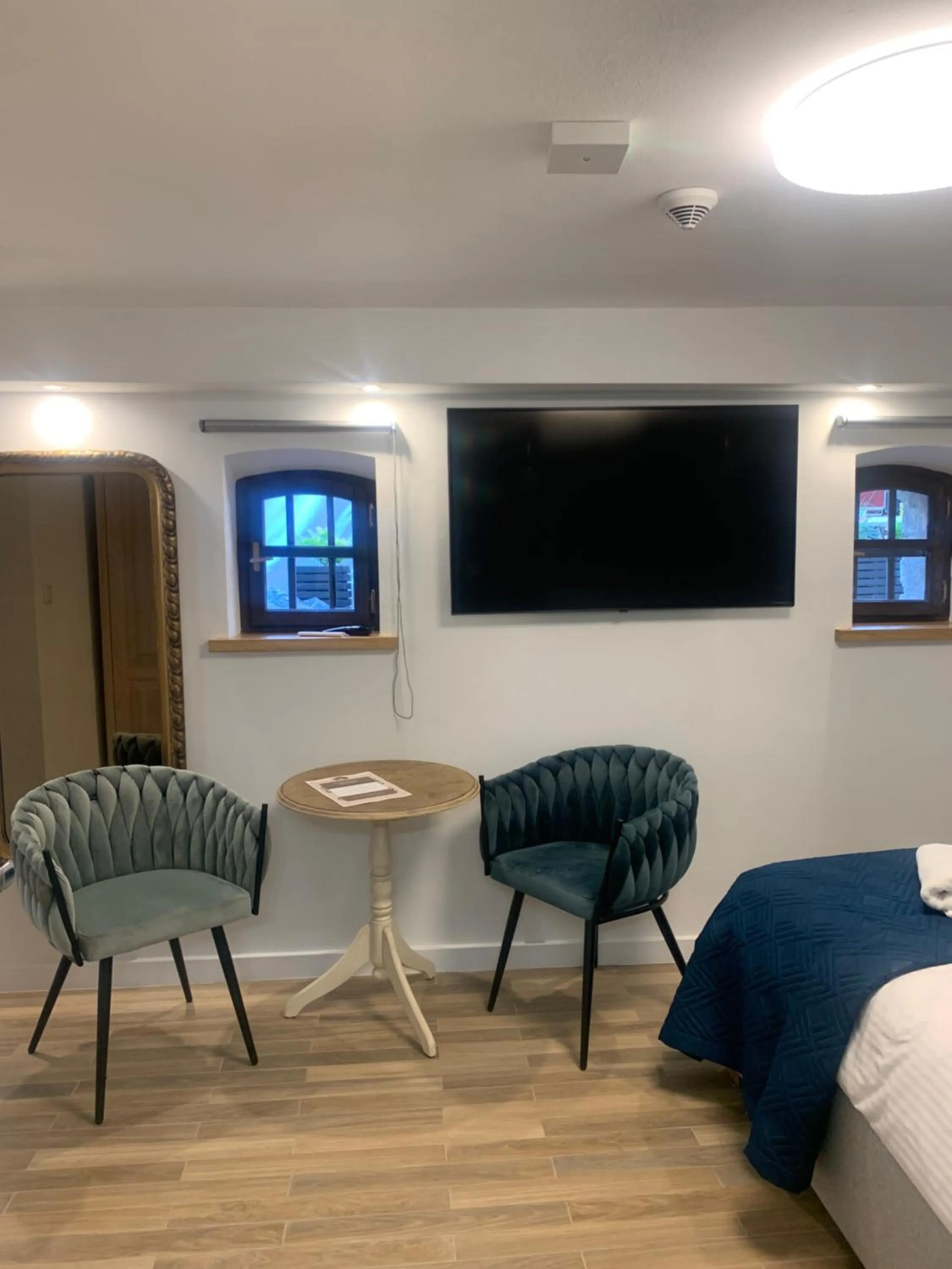 TV and multimedia, Bed in Dawna Synagoga Beitenu