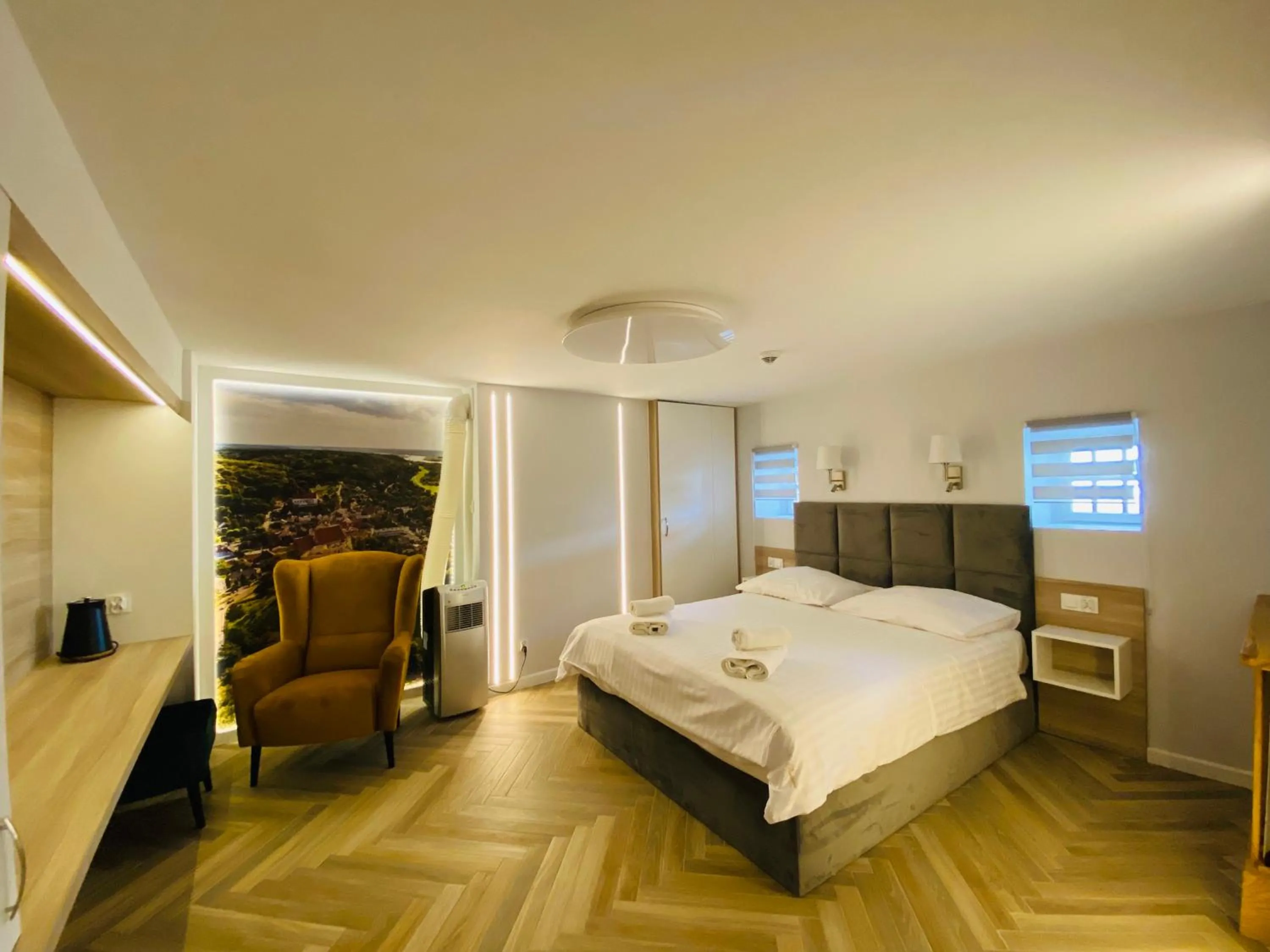 Photo of the whole room, Bed in Dawna Synagoga Beitenu