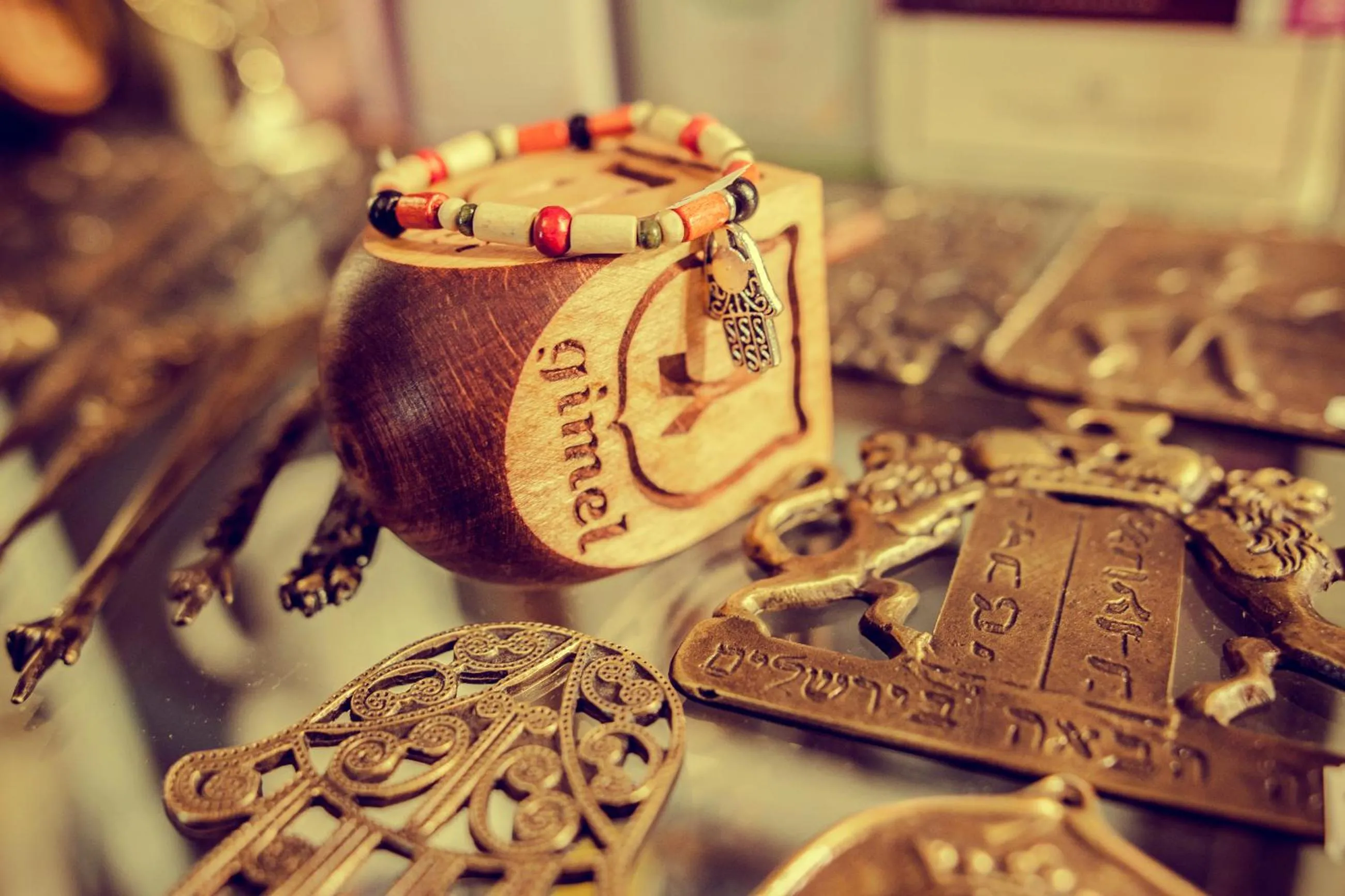 On-site shops in Dawna Synagoga Beitenu