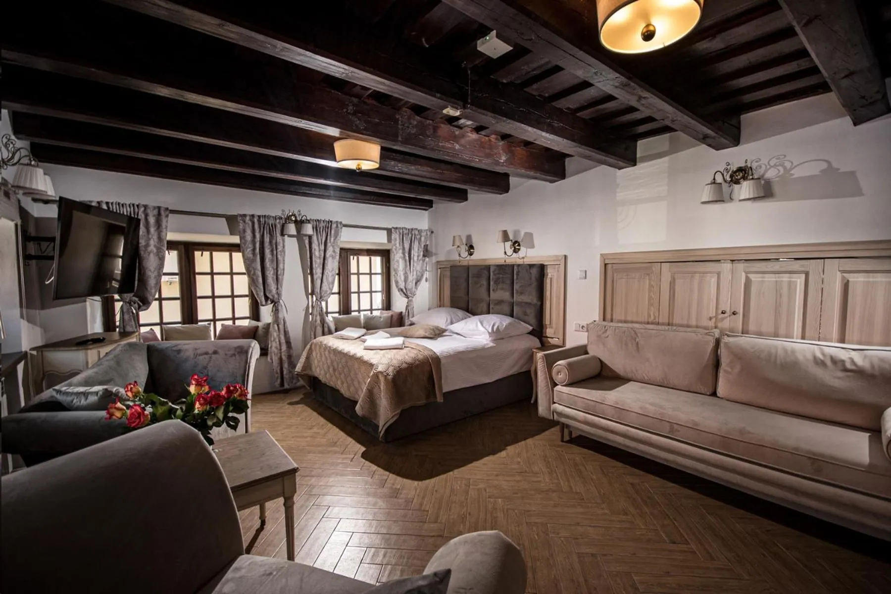 Photo of the whole room, Bed in Dawna Synagoga Beitenu