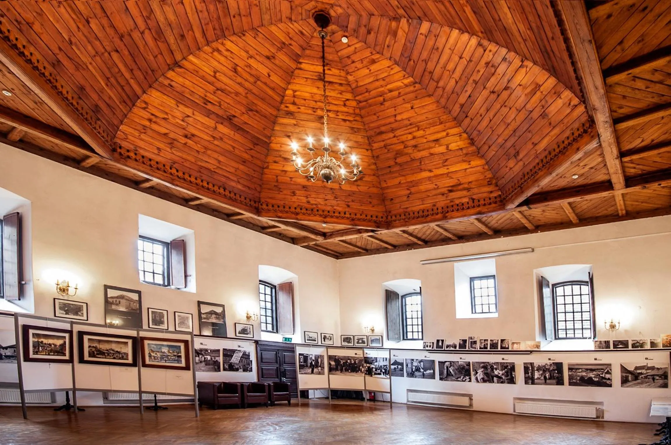 On-site shops in Dawna Synagoga Beitenu