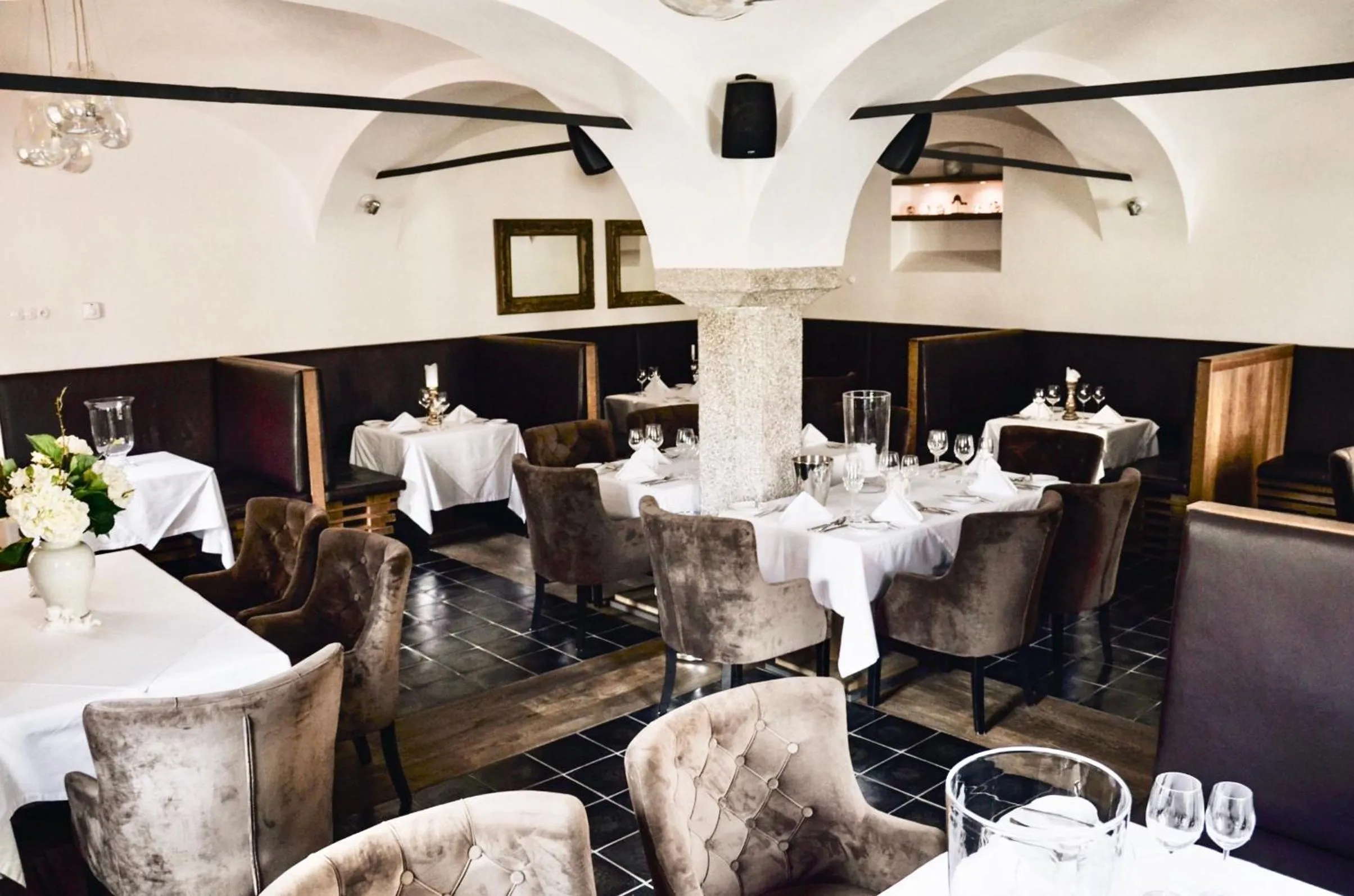 Restaurant/places to eat in Resort Čapí Hnízdo