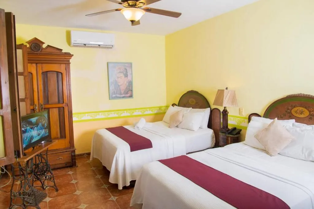 Bed in Casa de las Columnas una experiencia de otra época