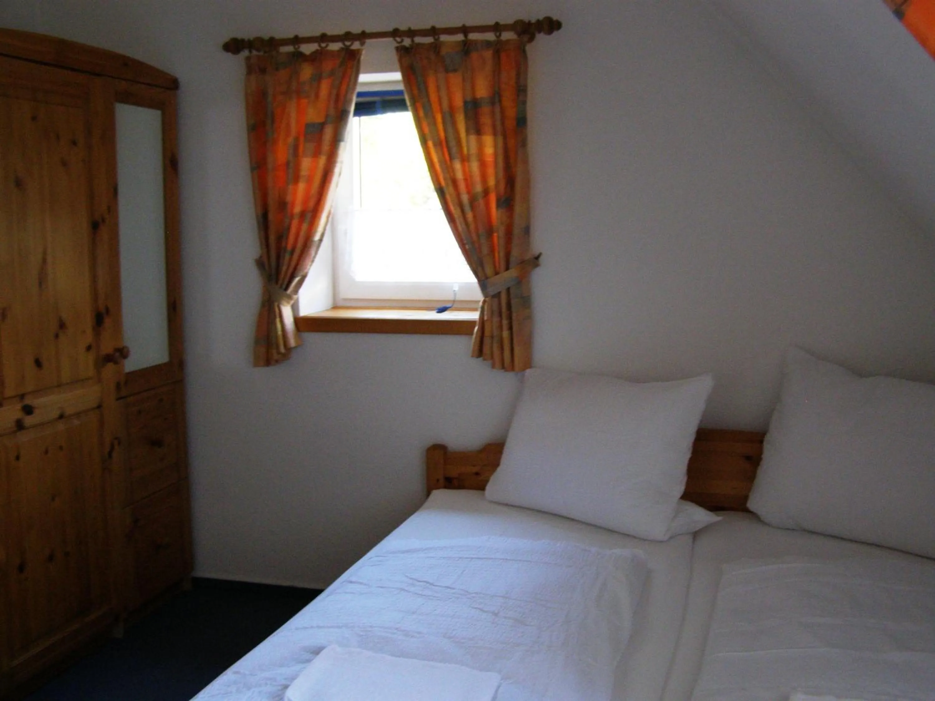 Bedroom, Bed in Hotel Alt Vinnhorst