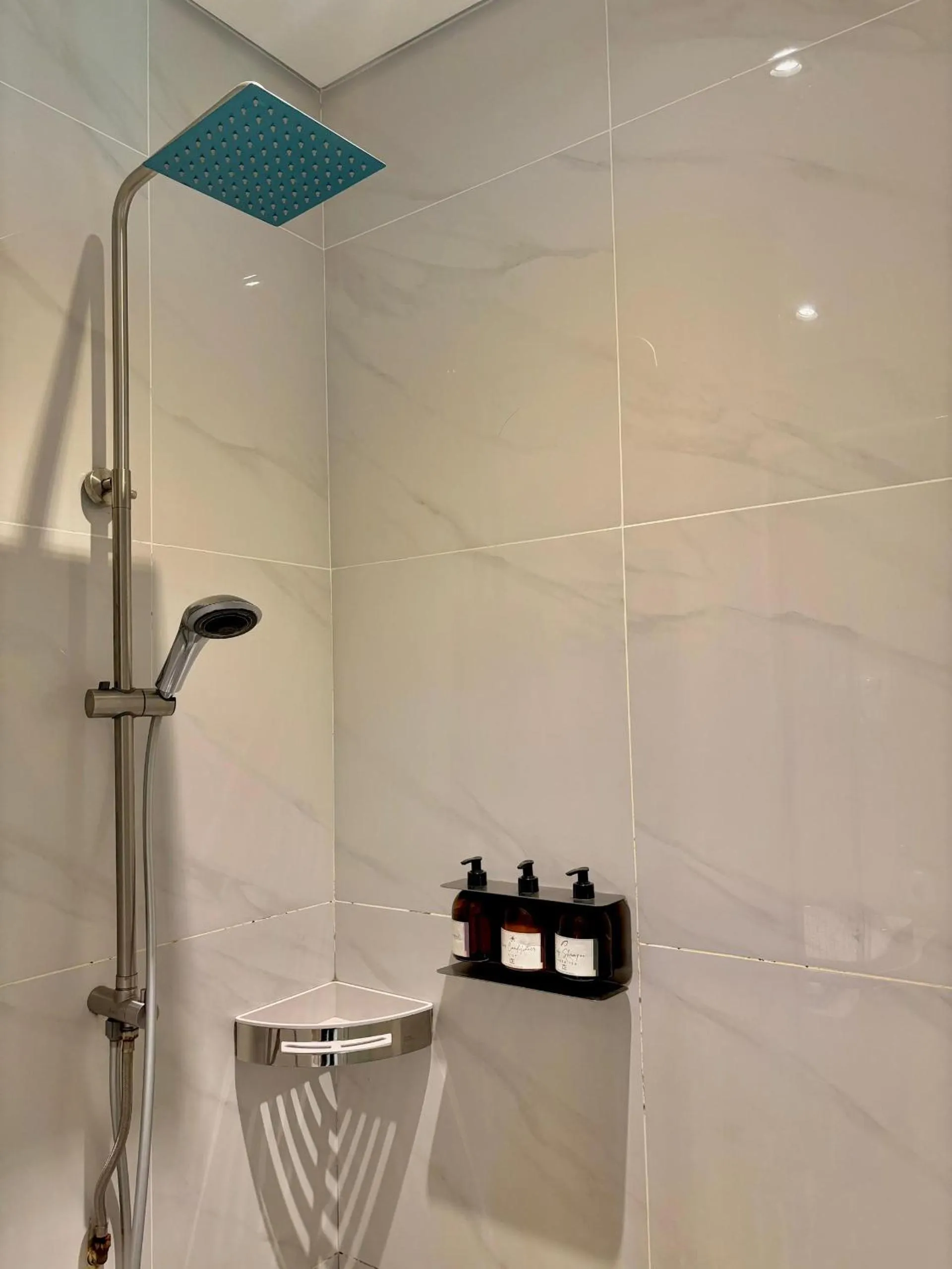 Shower in D ELEGANCE GRAND BANDAR SERI ALAM