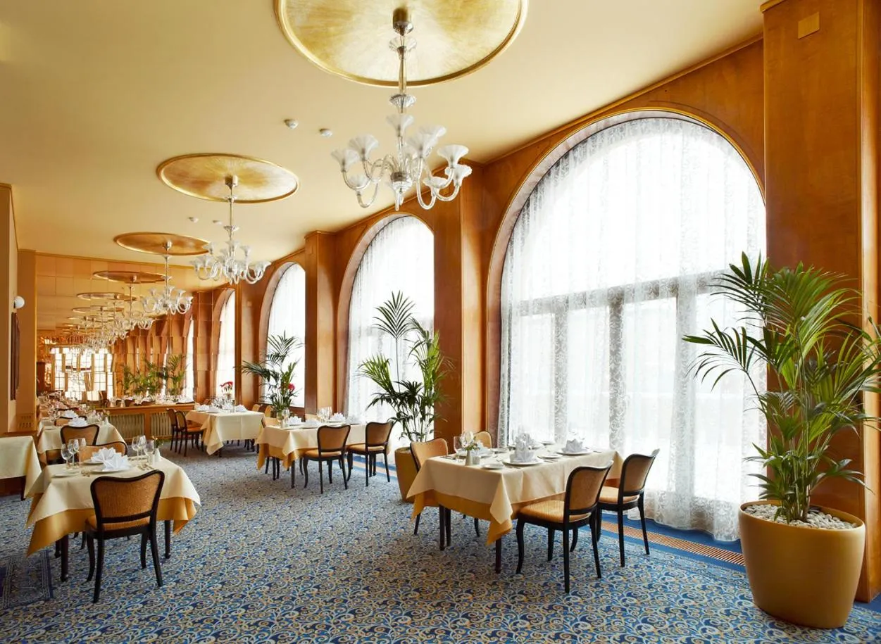 Restaurant/places to eat in Alexandria Spa & Wellness Hotel