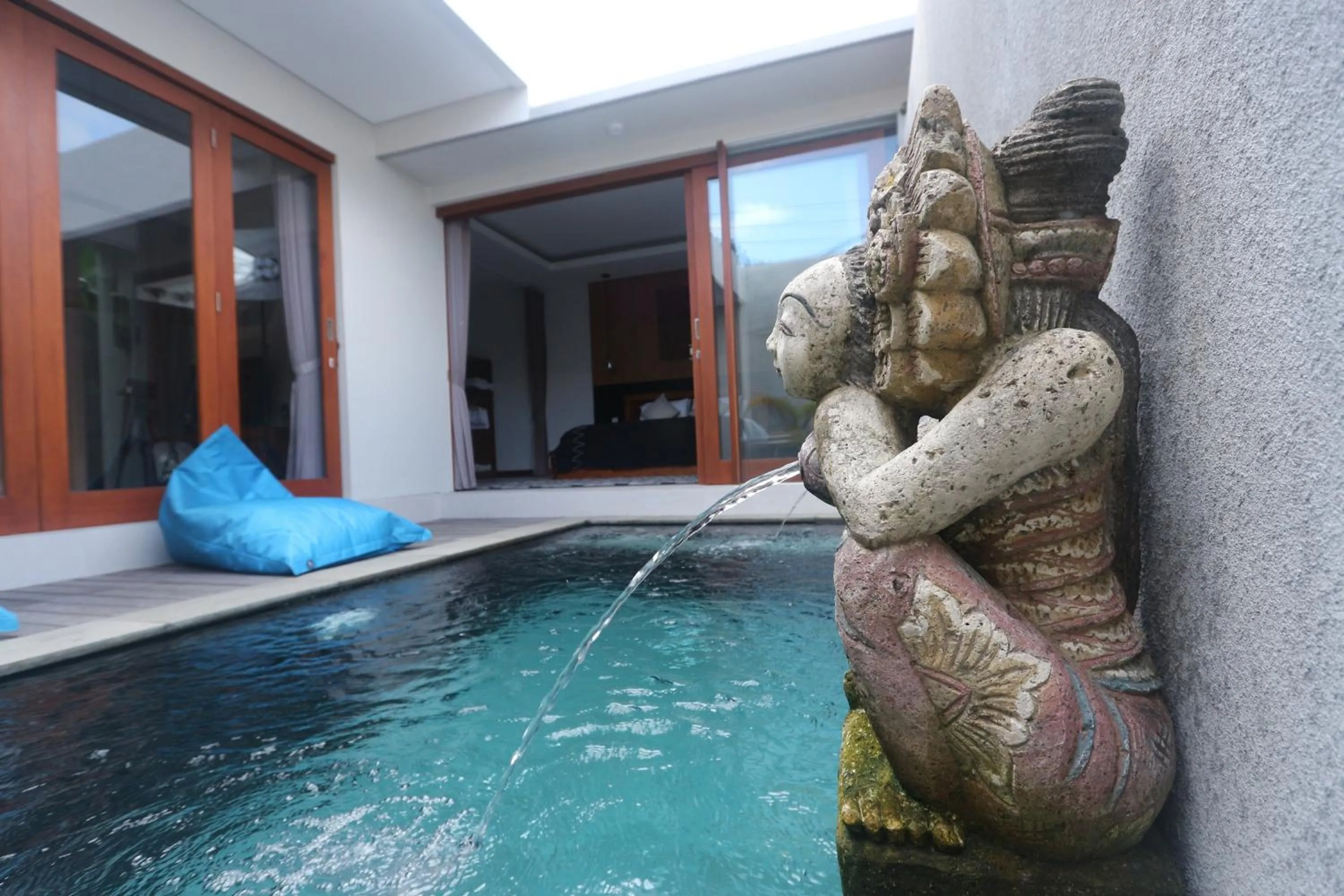 Swimming pool in Stana Kendran Villa