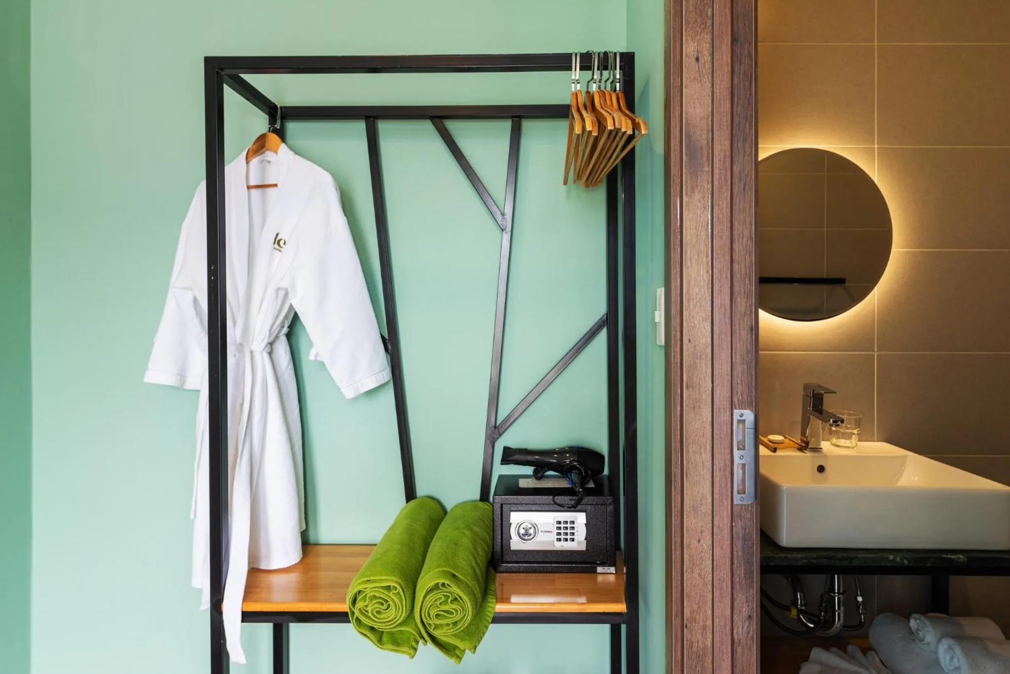 Bathroom, Bed in Leaf Hotel Phu Quoc