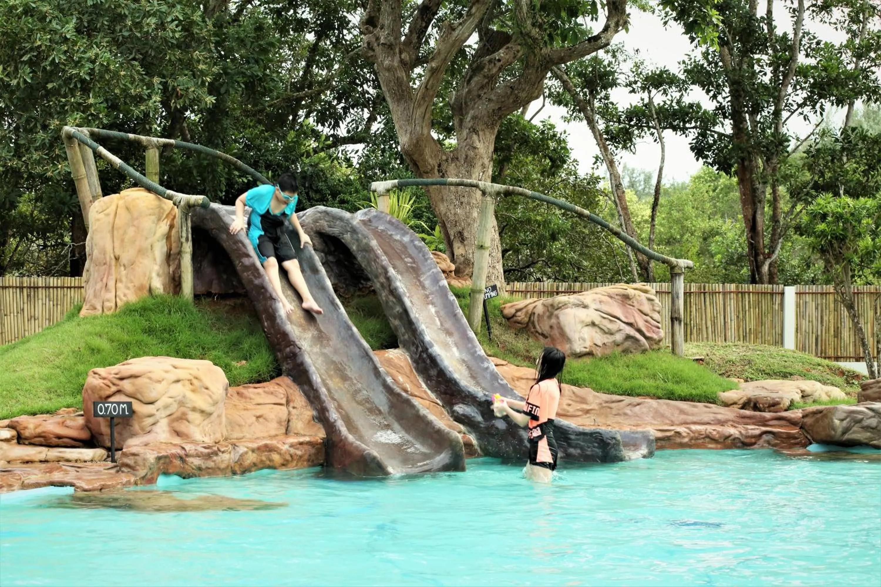 Swimming pool in Dugong Village-Green Hotel
