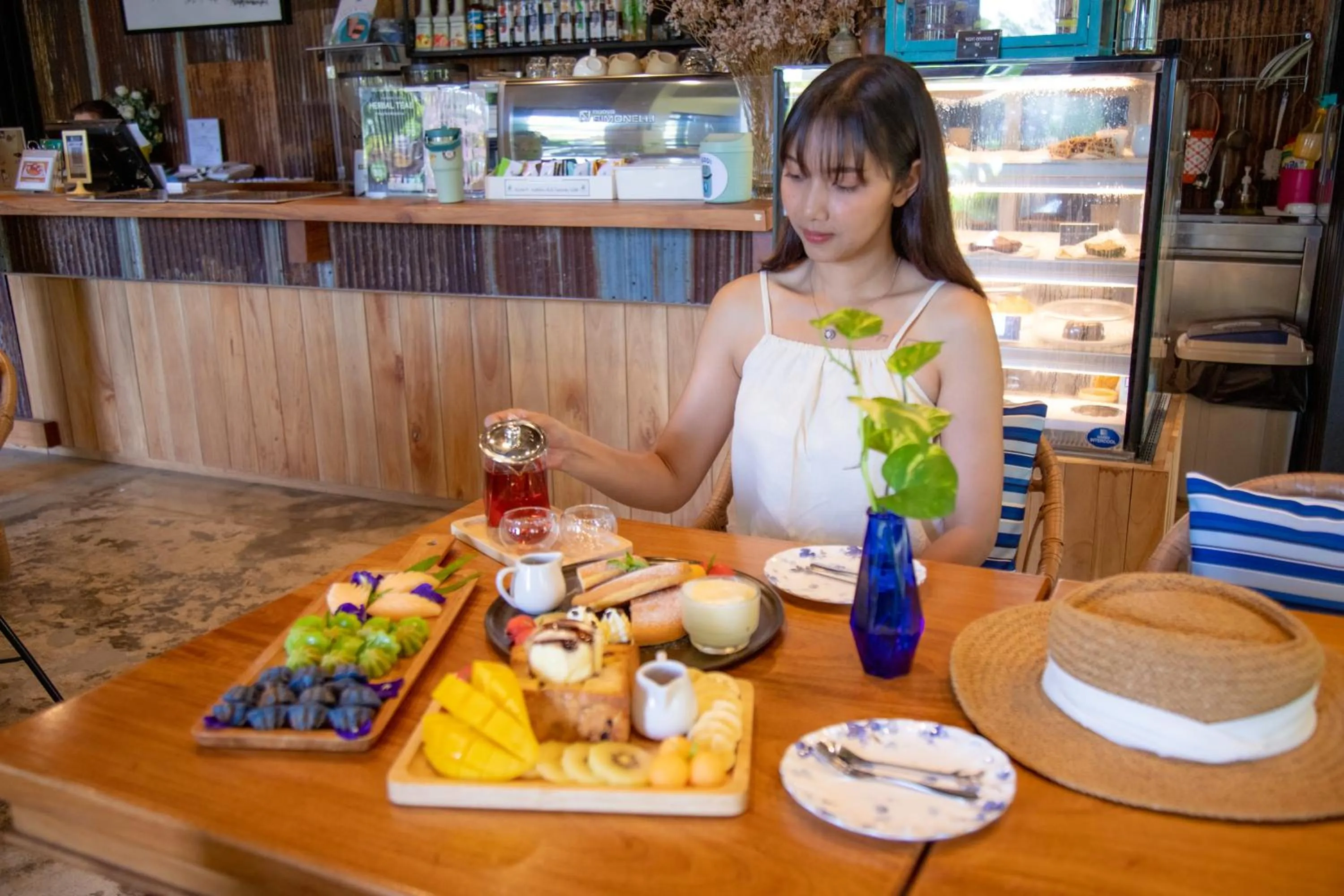 Food and drinks in Dugong Village-Green Hotel