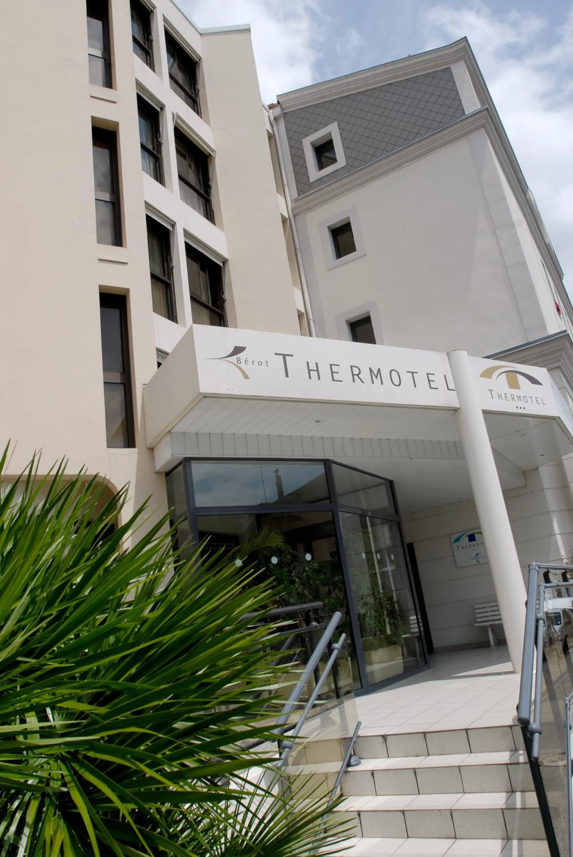 Facade/entrance in Thermotel