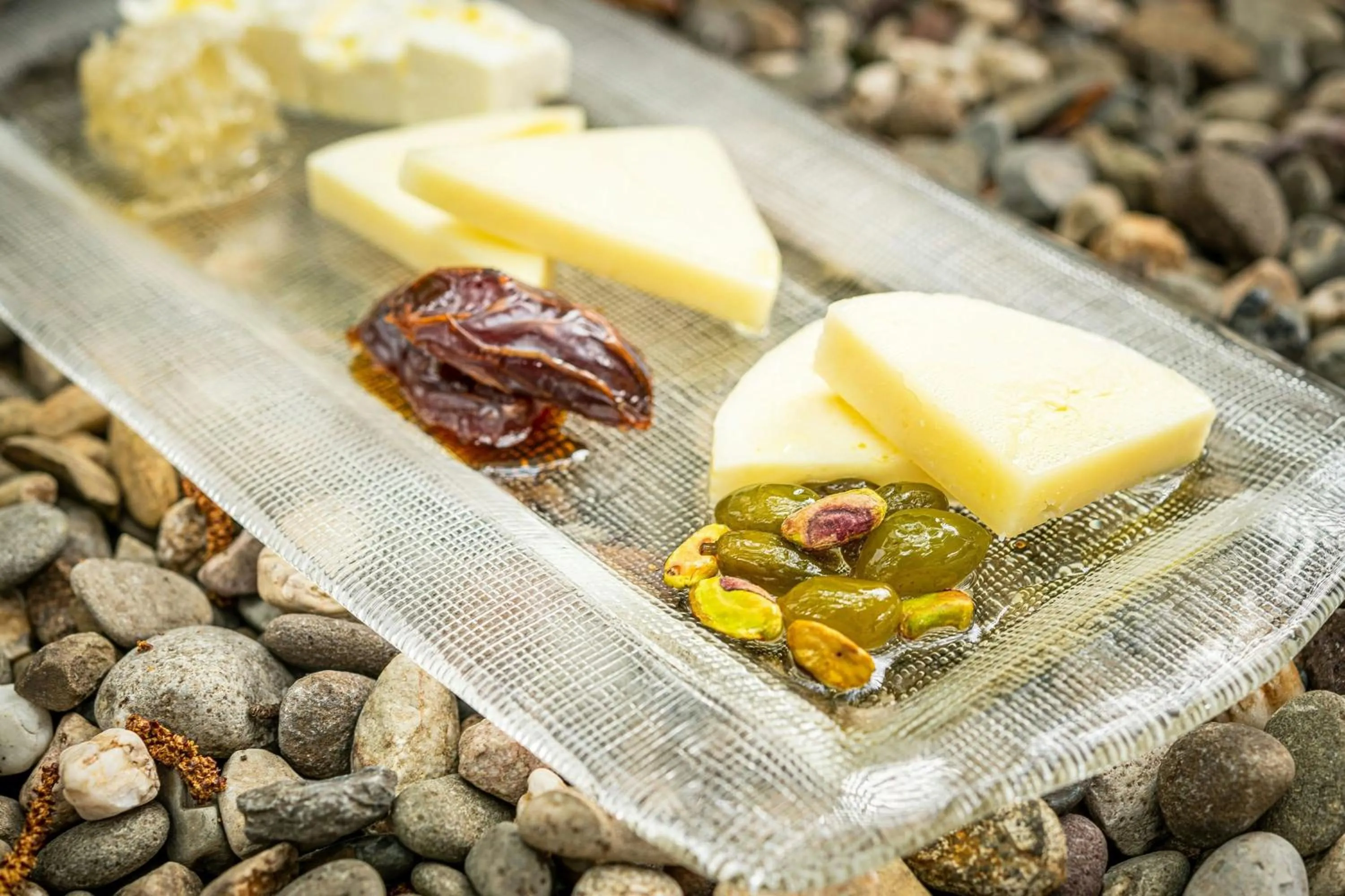 Restaurant/places to eat in W Nashville