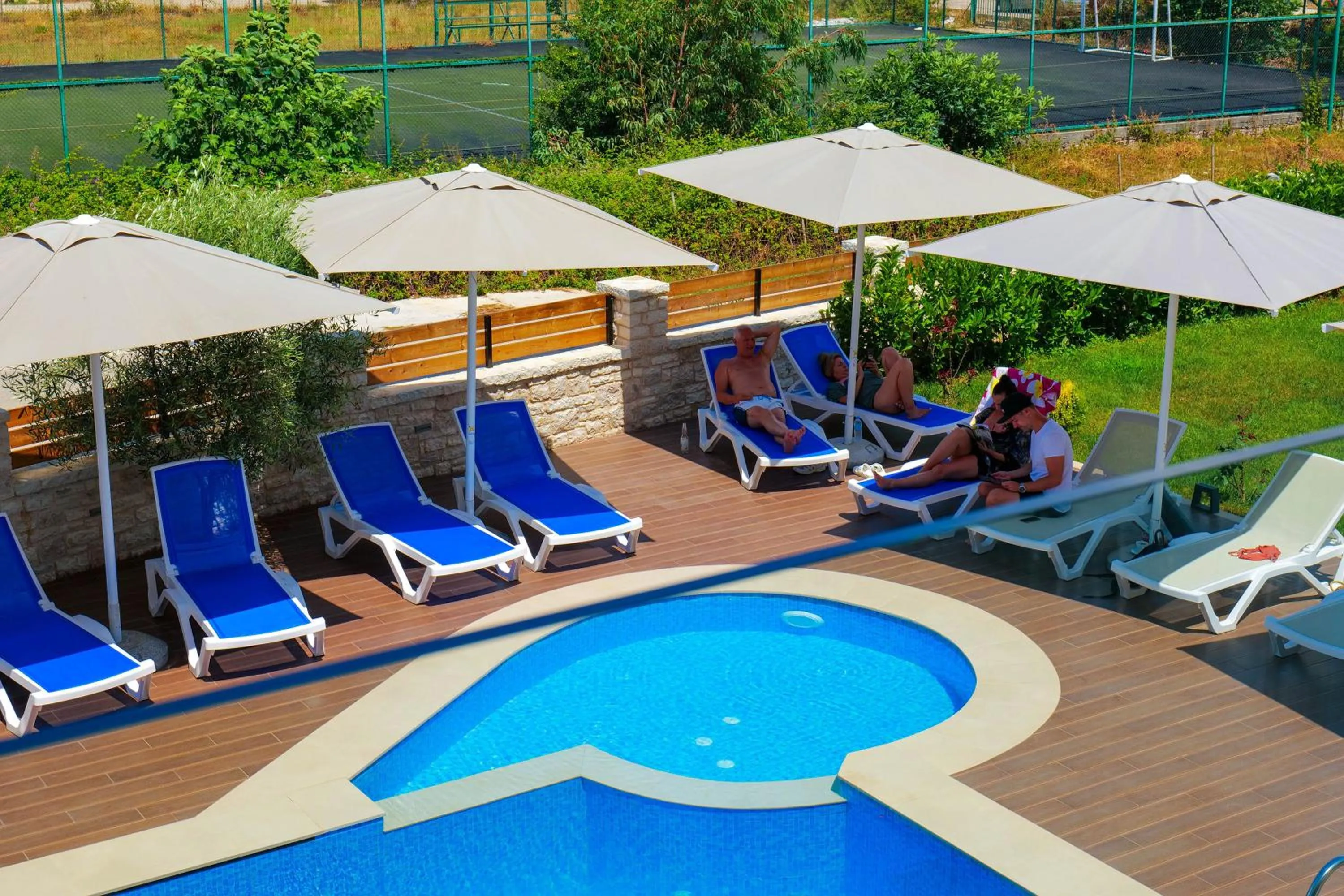 Swimming pool in Hotel Alexander