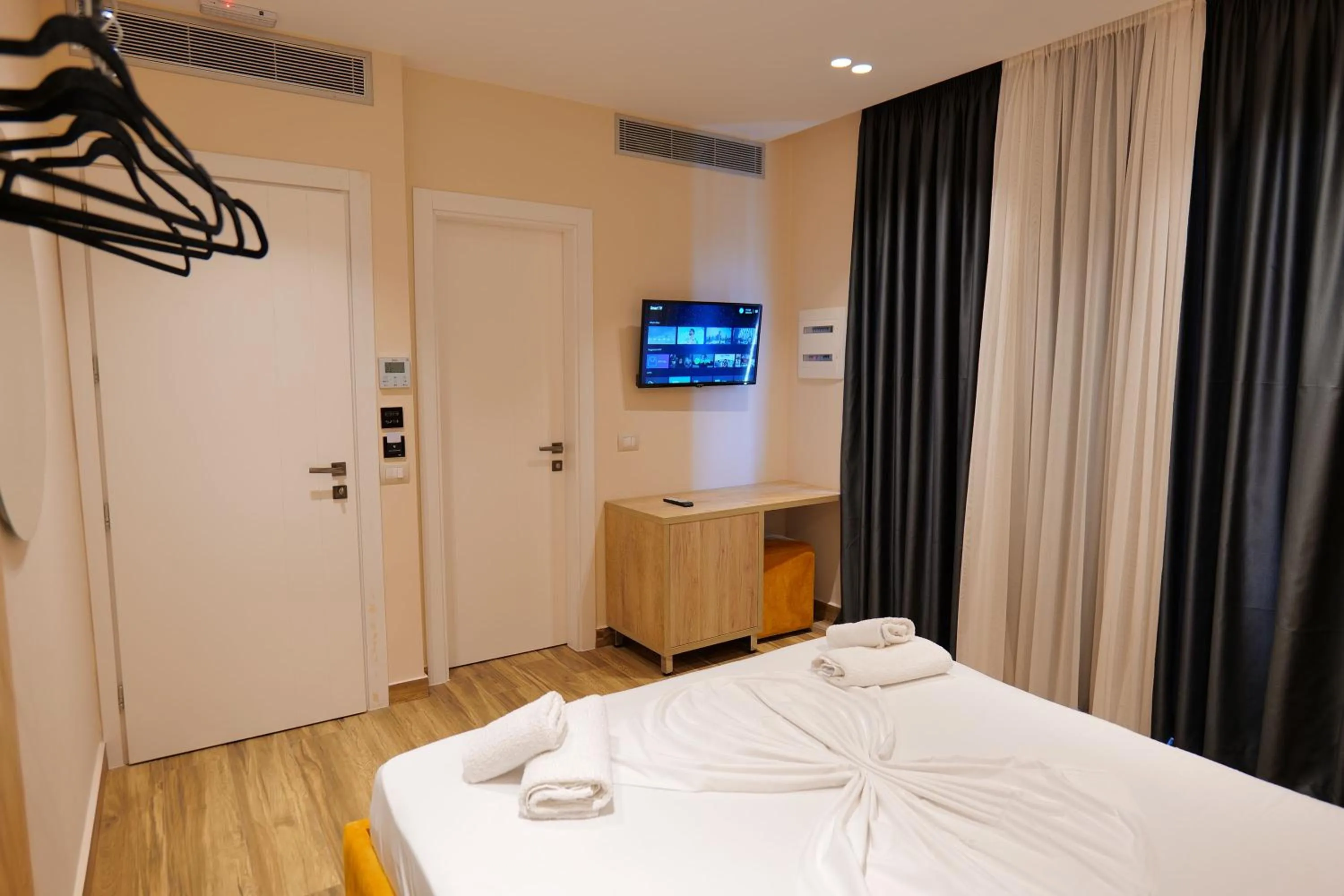 Bed in Hotel Alexander