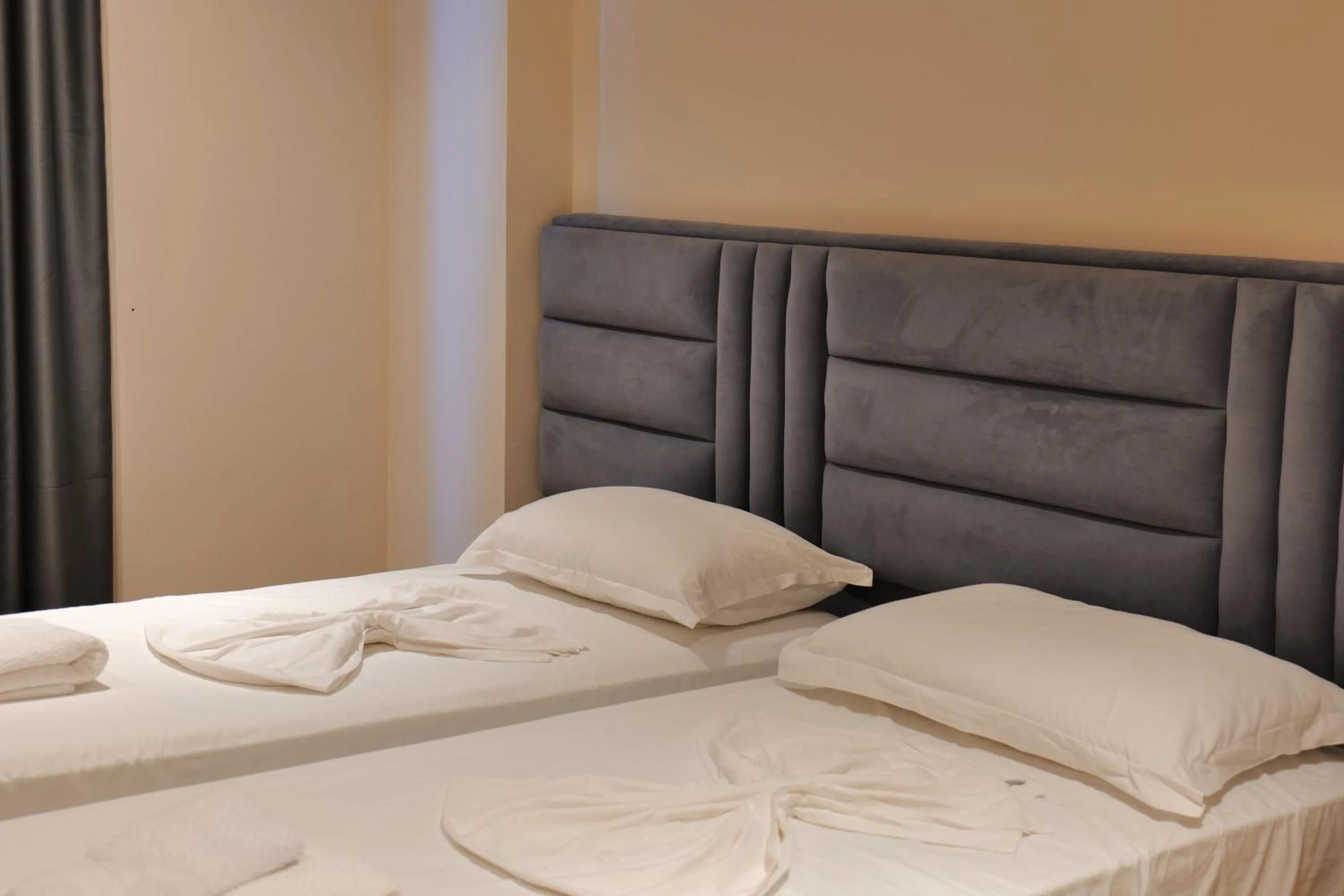 Bed in Hotel Alexander