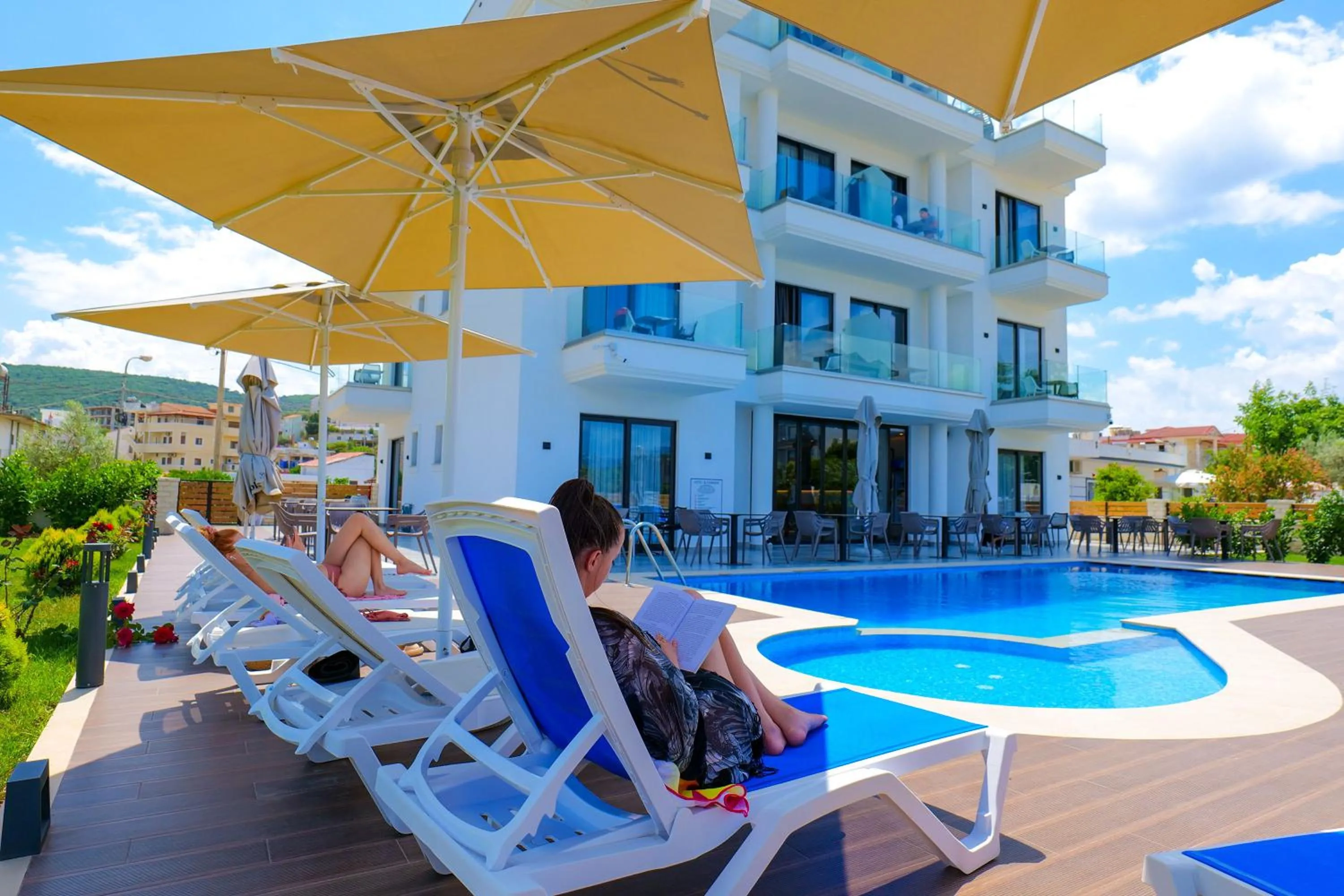 Swimming pool in Hotel Alexander