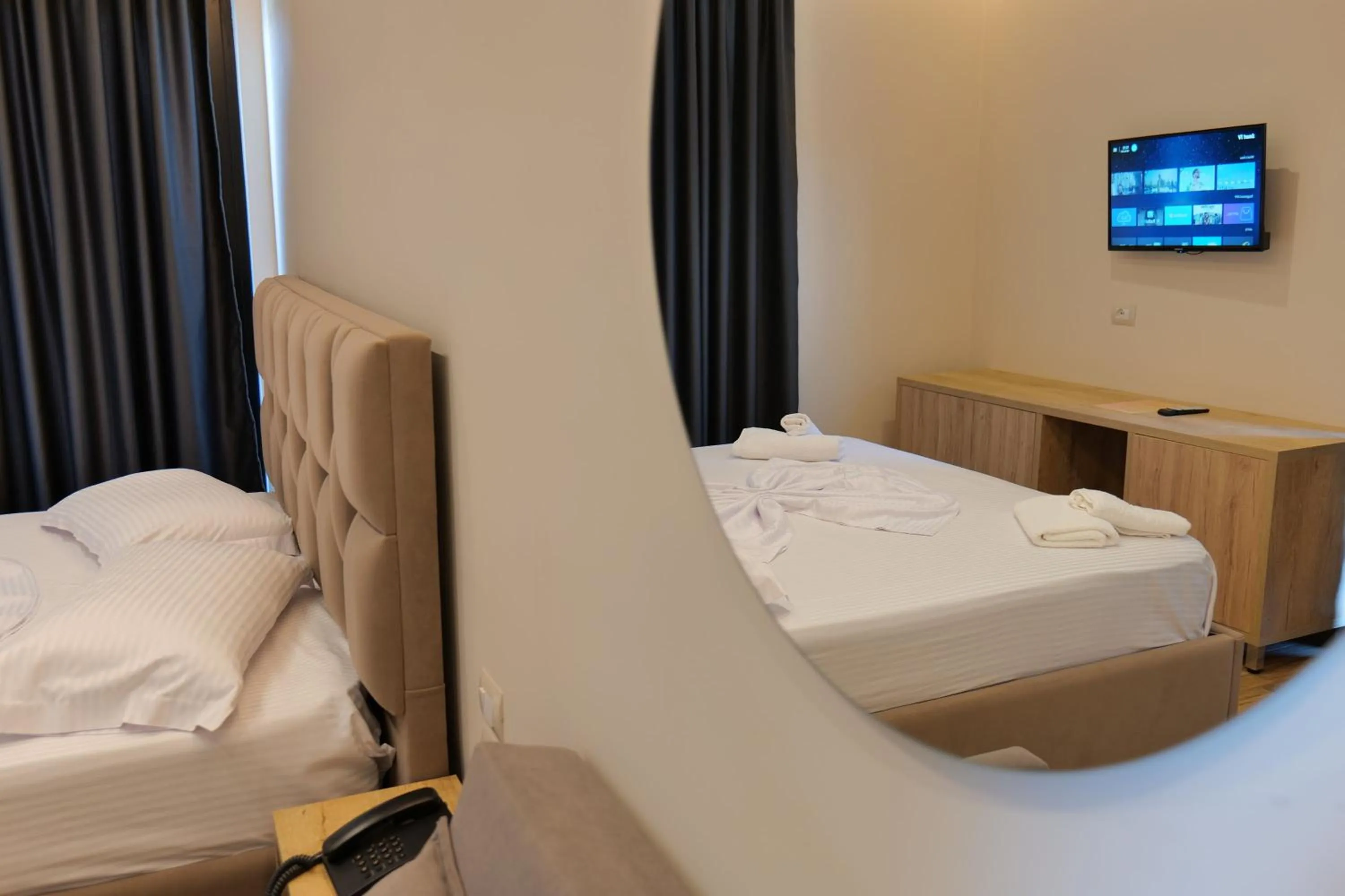 Bed in Hotel Alexander