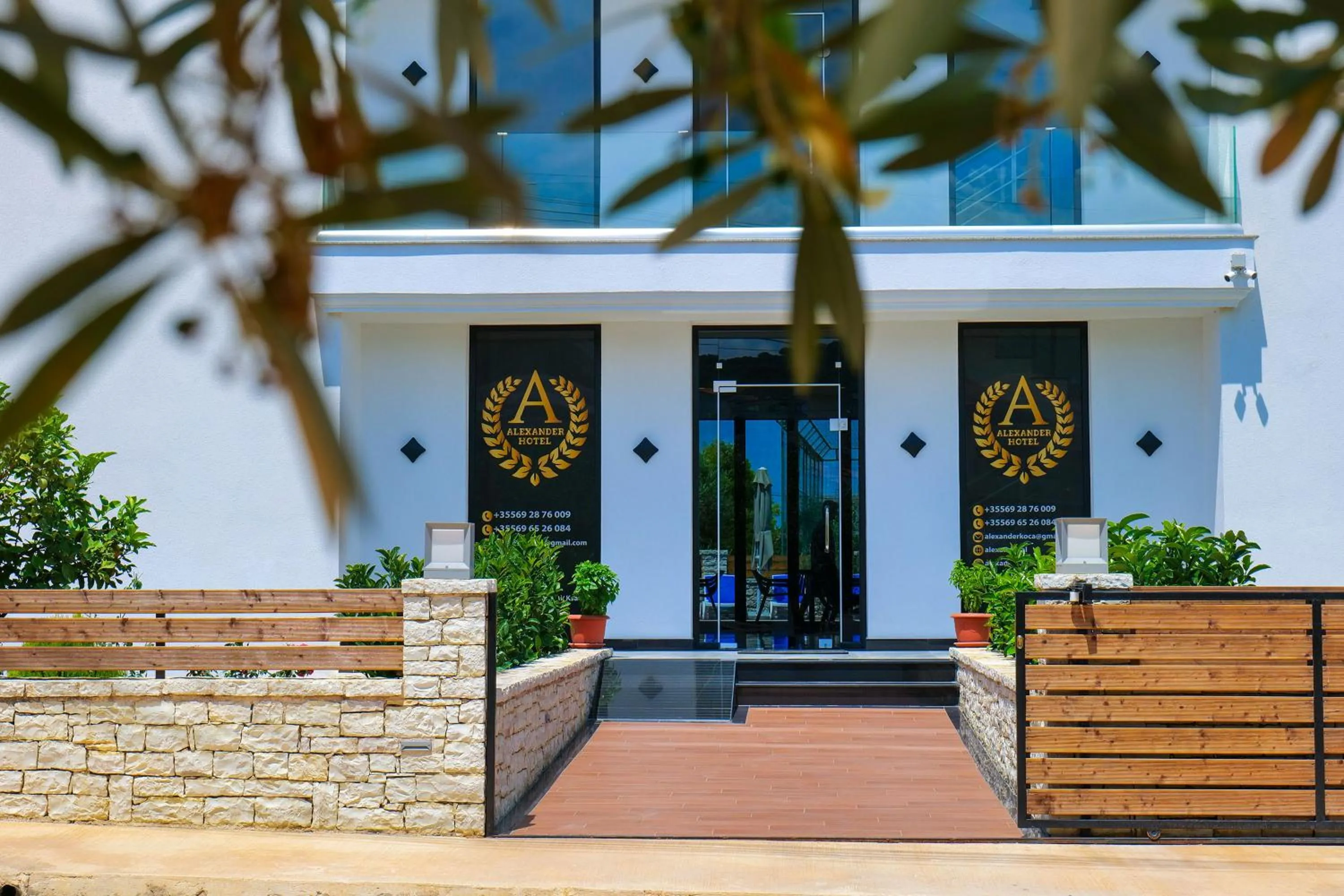 Property building in Hotel Alexander