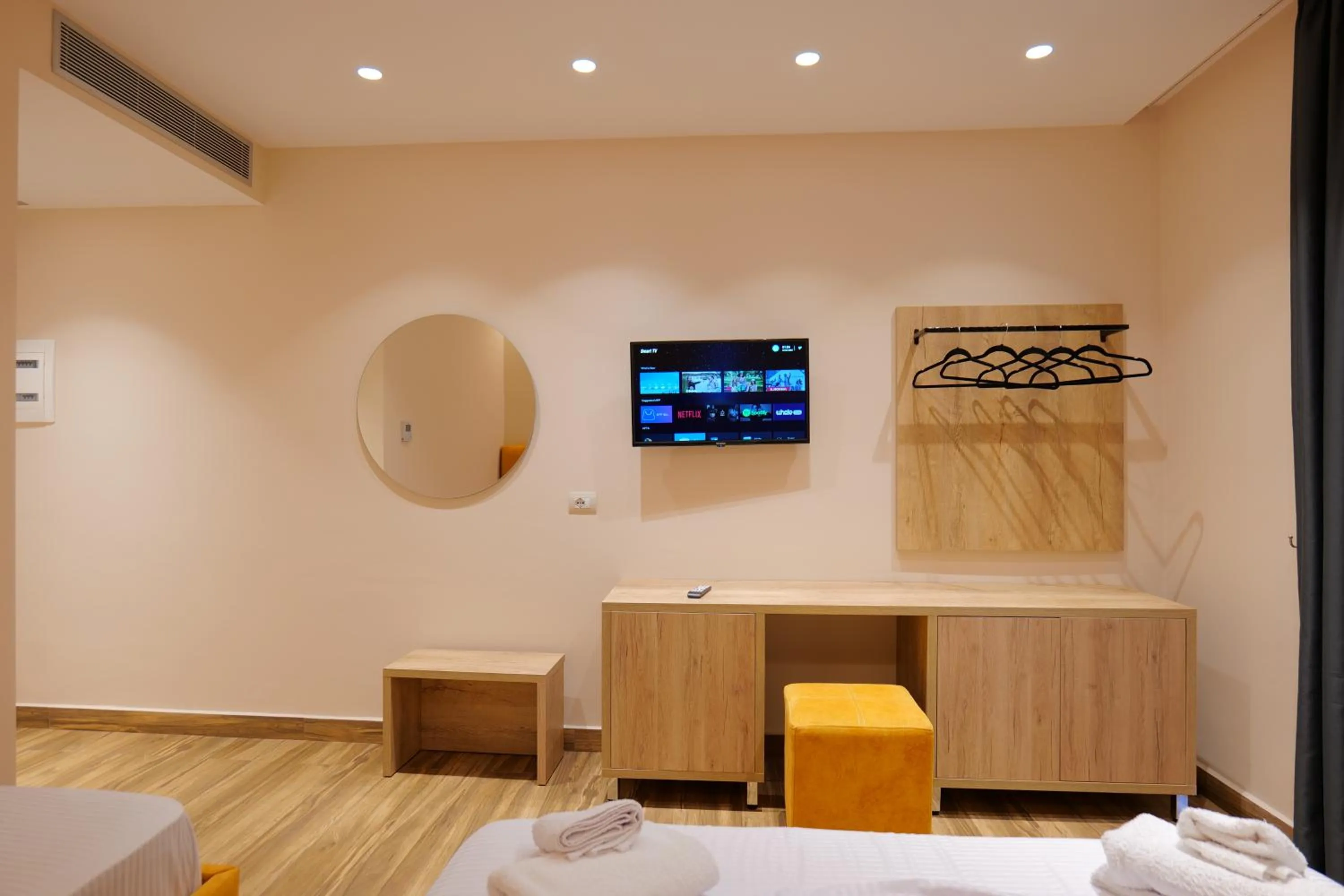 Photo of the whole room, Bed in Hotel Alexander