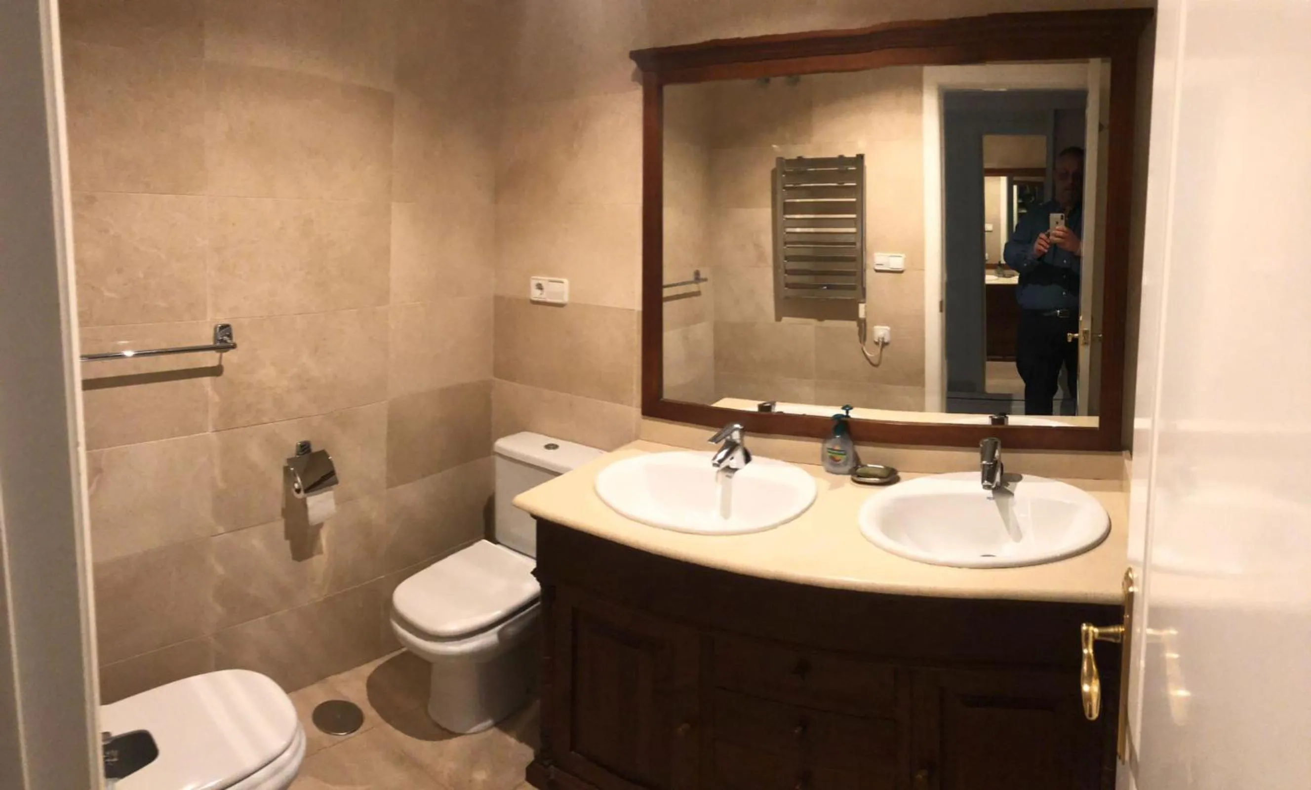 Shower in Superior 3BR GolfLA Apartment Minutes from Puerto Banus & Marbella