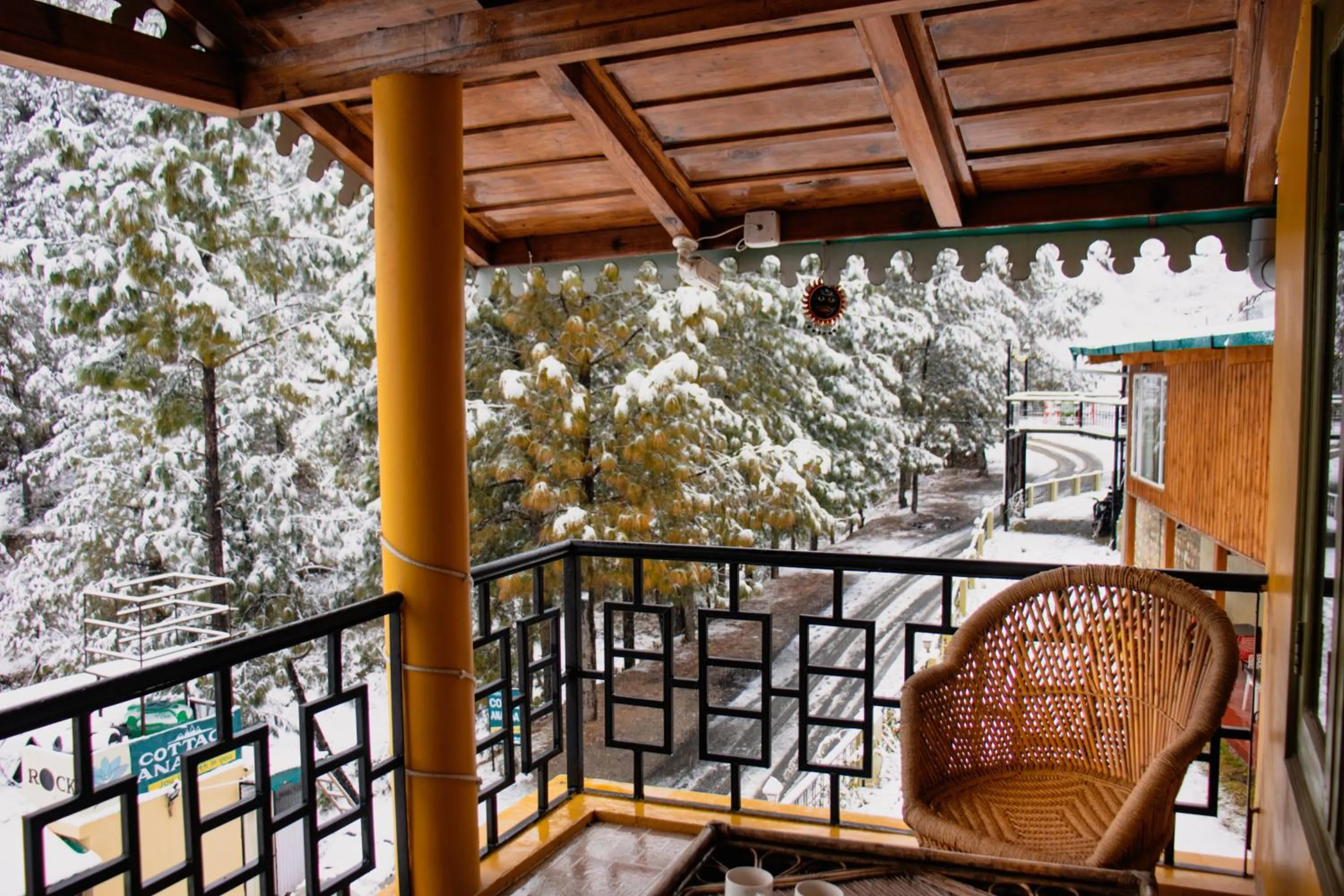 Balcony/Terrace in THEHIMALAYANLIVING WHISTLING PINES