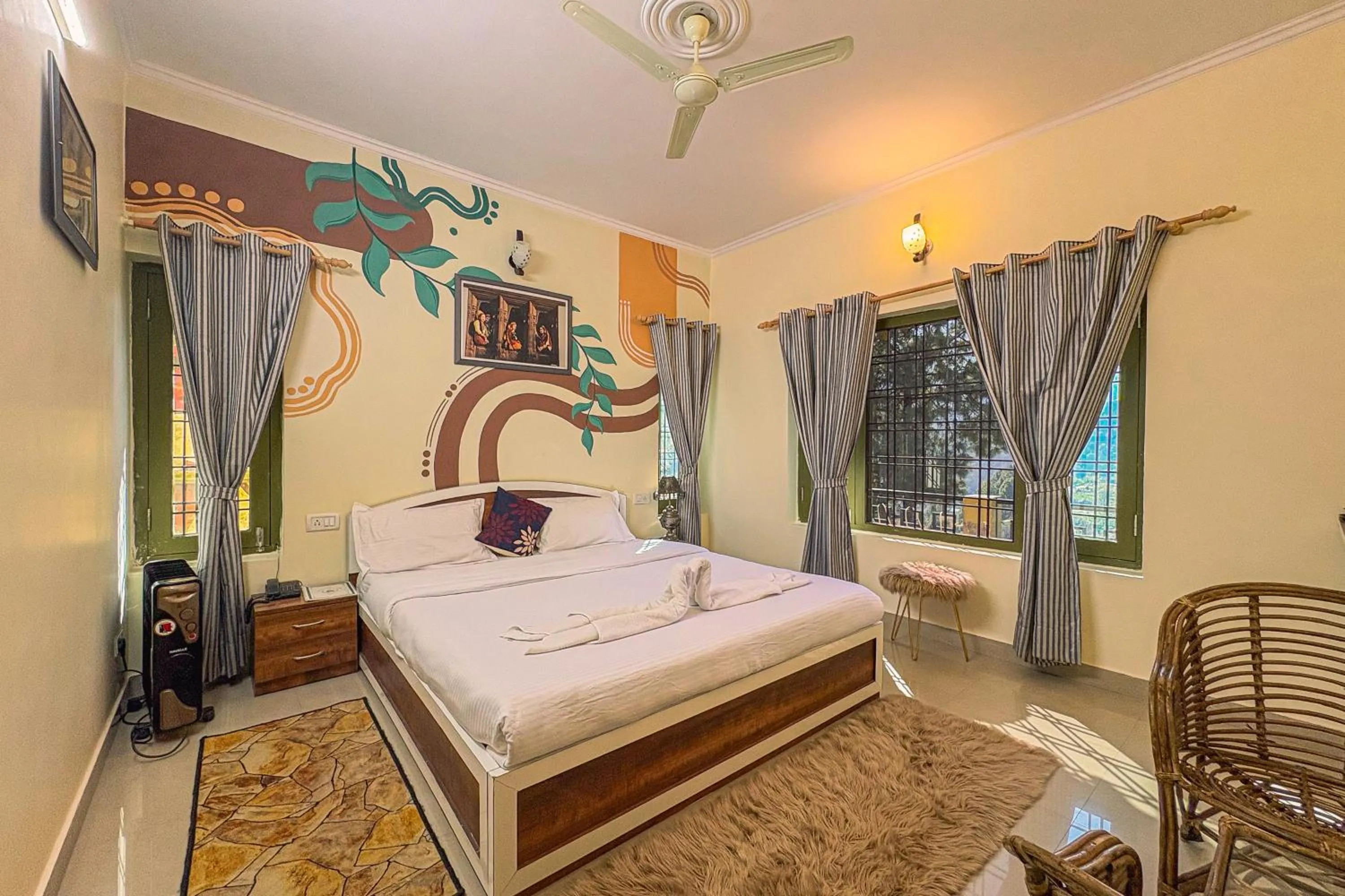 Bedroom, Bed in THEHIMALAYANLIVING WHISTLING PINES