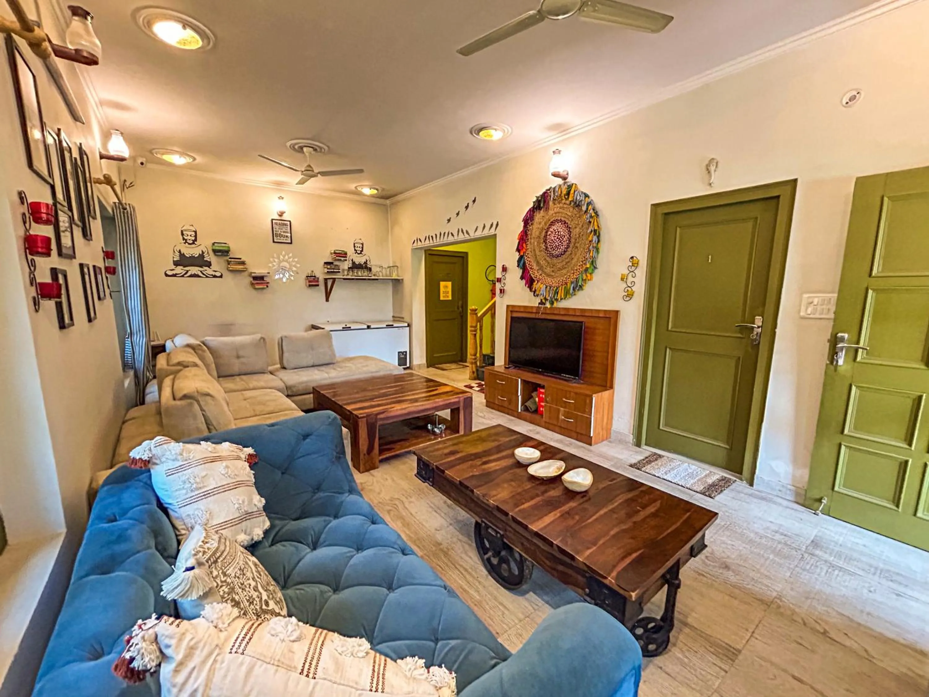 Living room in THEHIMALAYANLIVING WHISTLING PINES