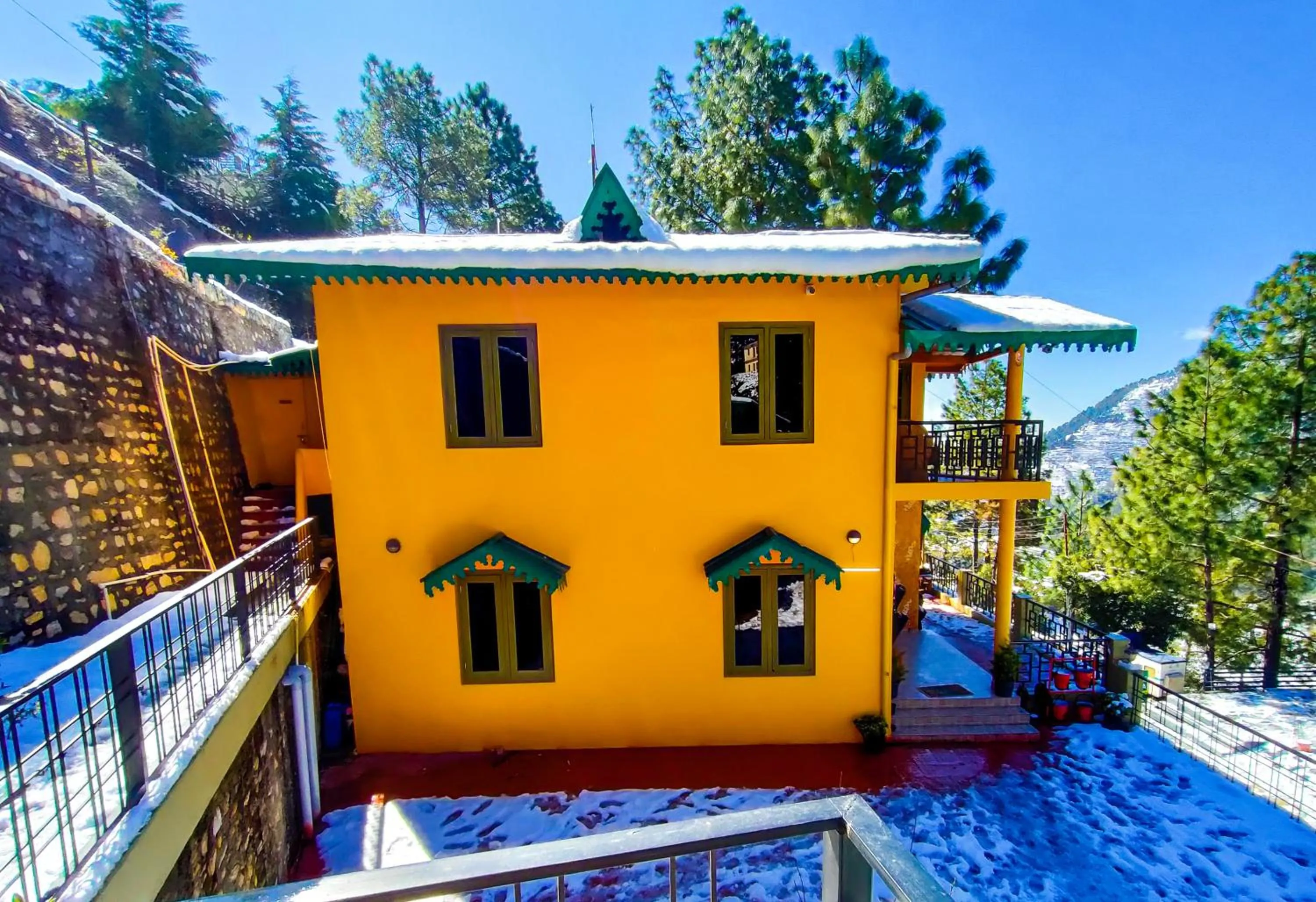 Property building in THEHIMALAYANLIVING WHISTLING PINES