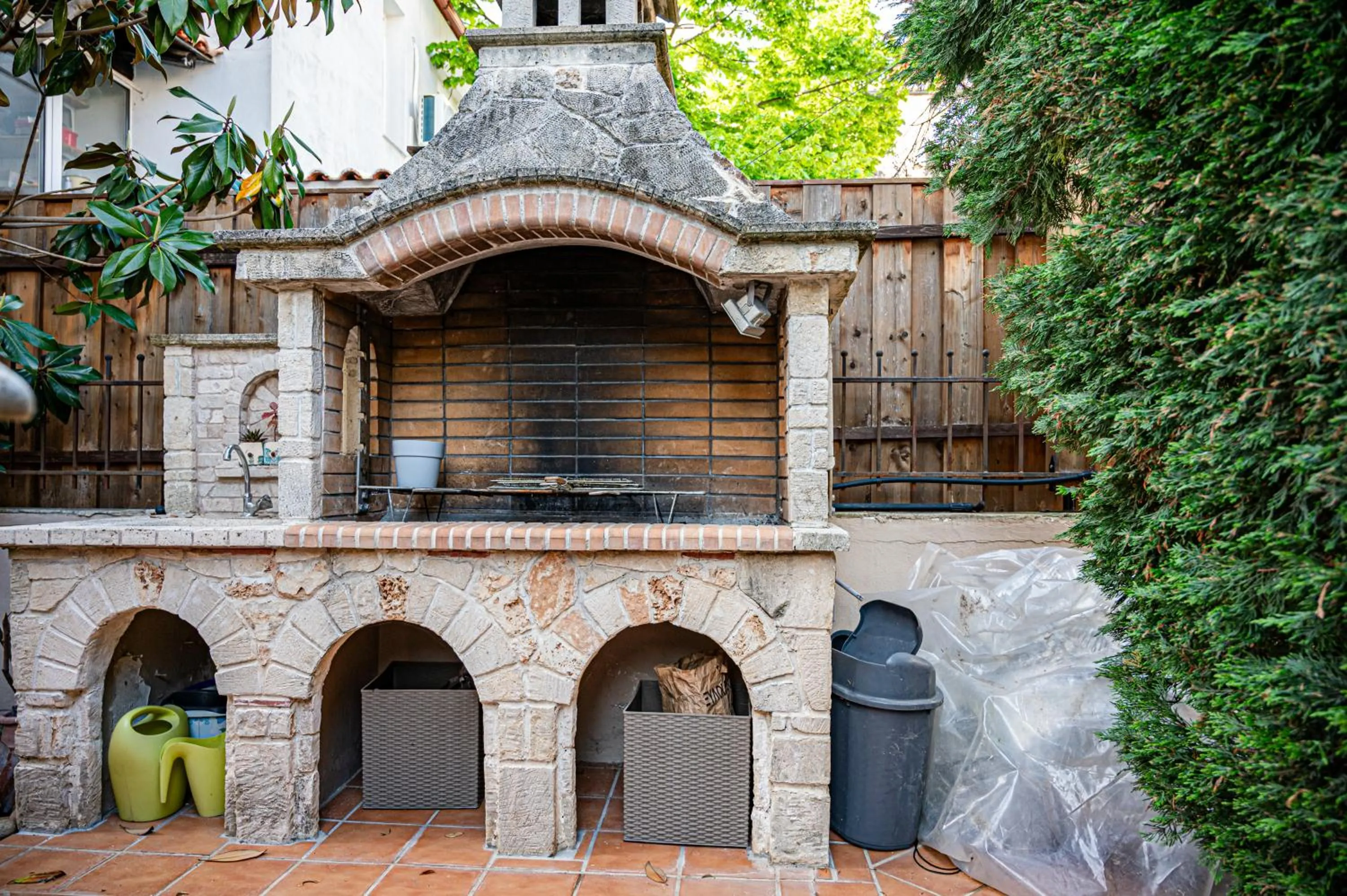 Area and facilities in Emily's Luxury Suites