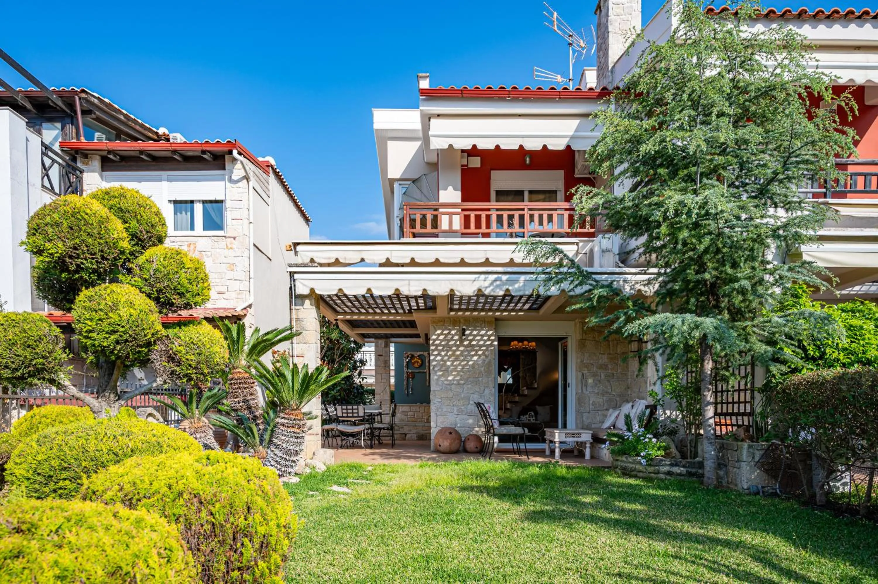 Garden in Emily's Luxury Suites
