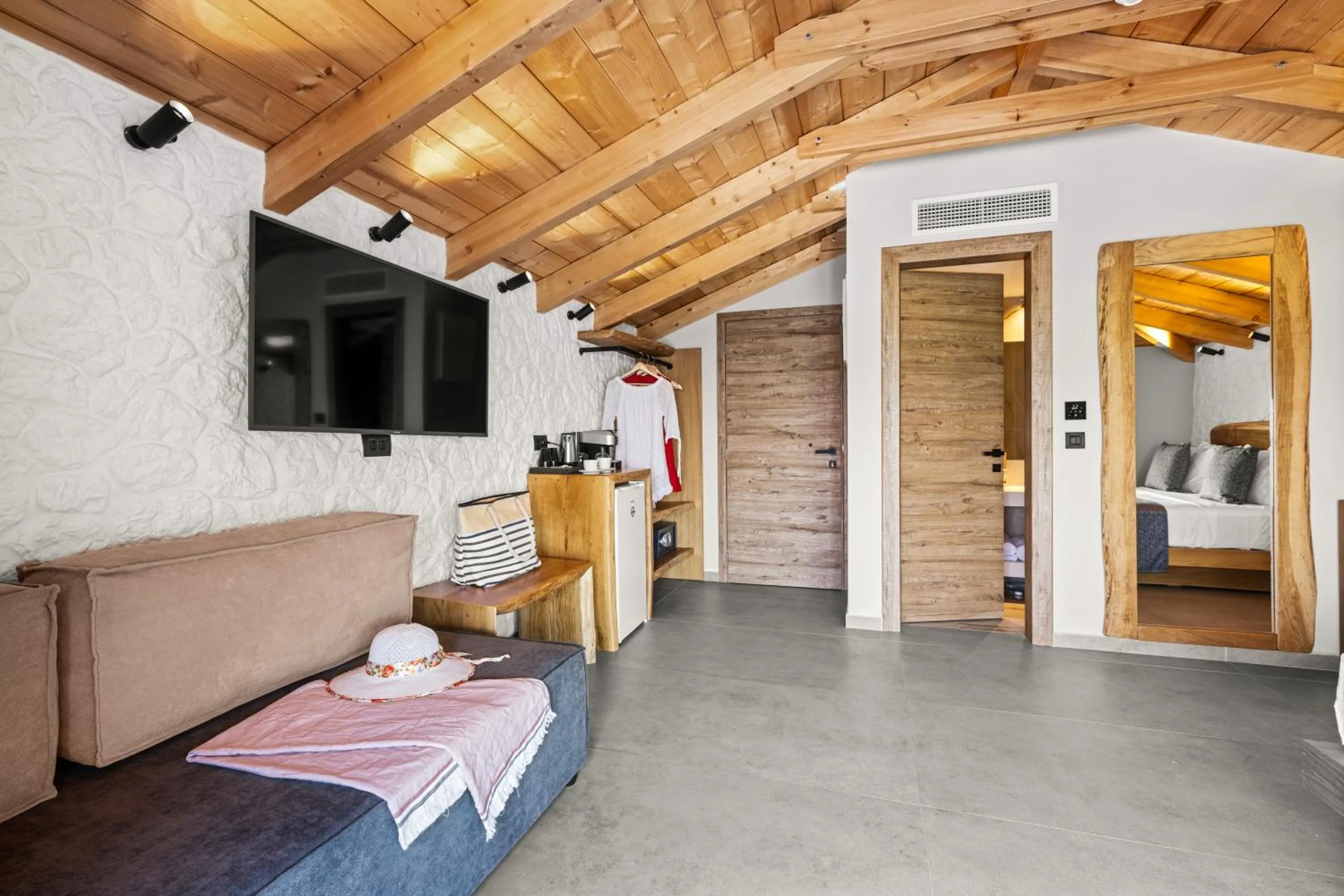 Bedroom, Bed in Emily's Luxury Suites