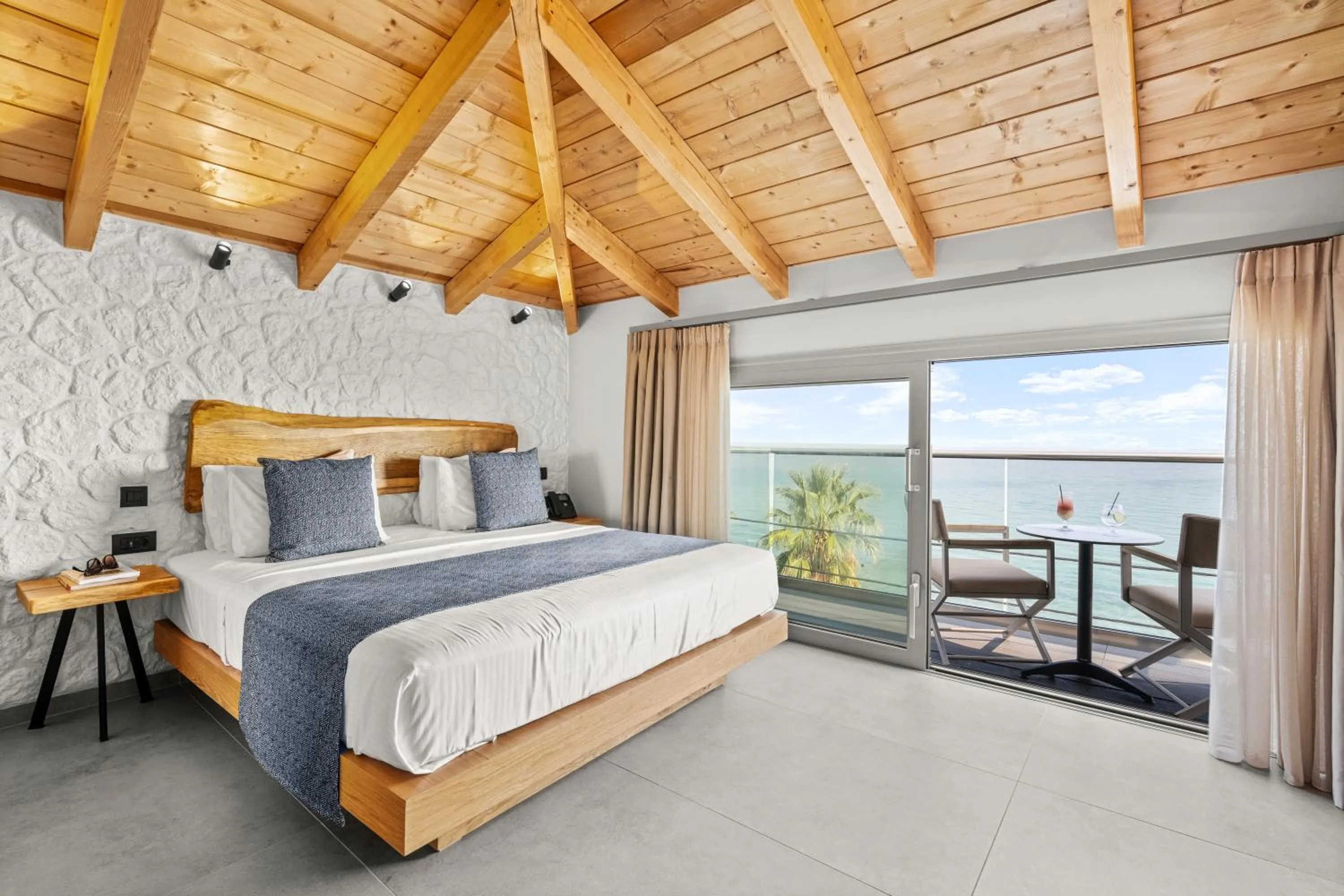 Sea view, Bed in Emily's Luxury Suites