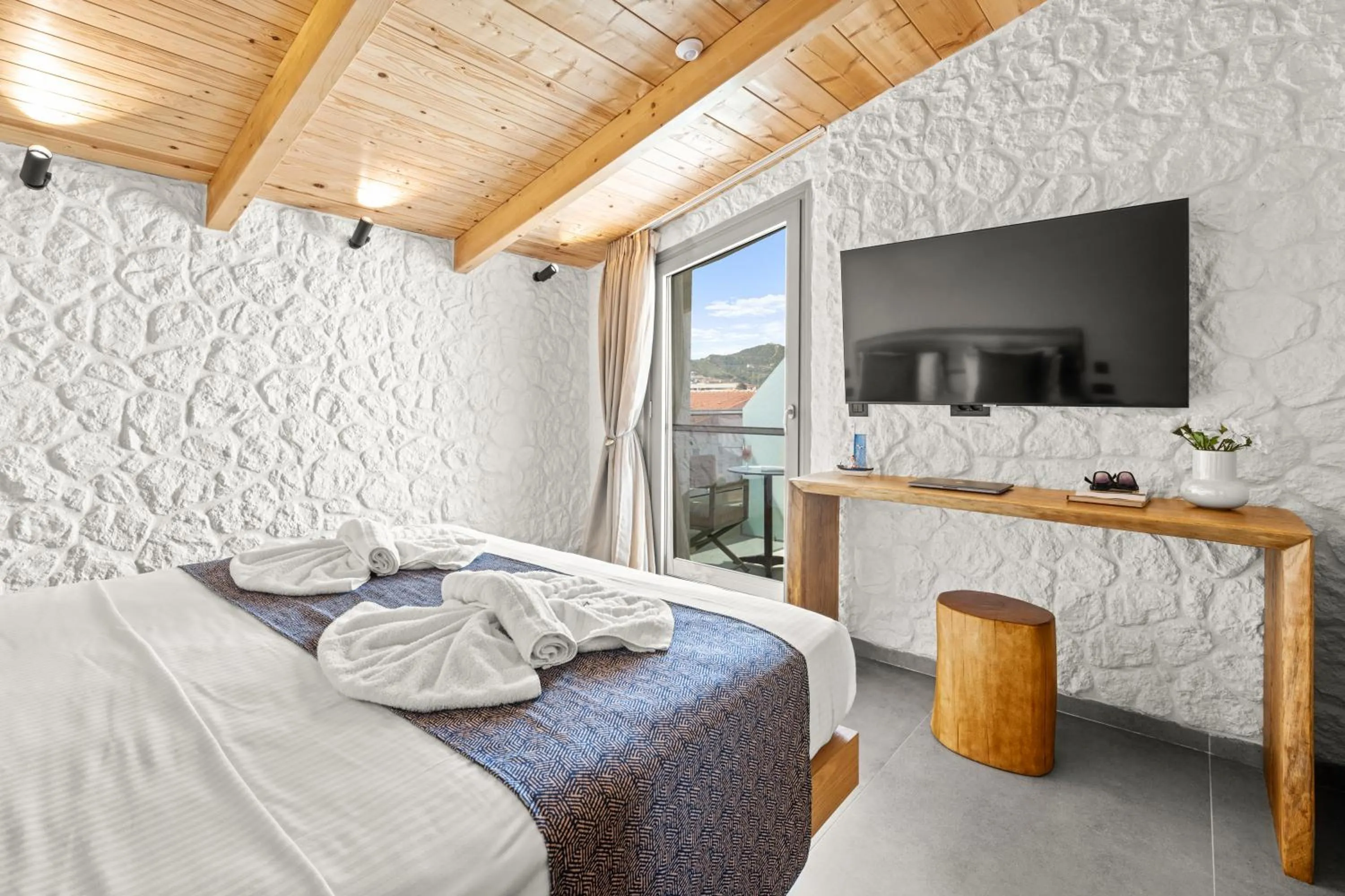 Photo of the whole room, Bed in Emily's Luxury Suites