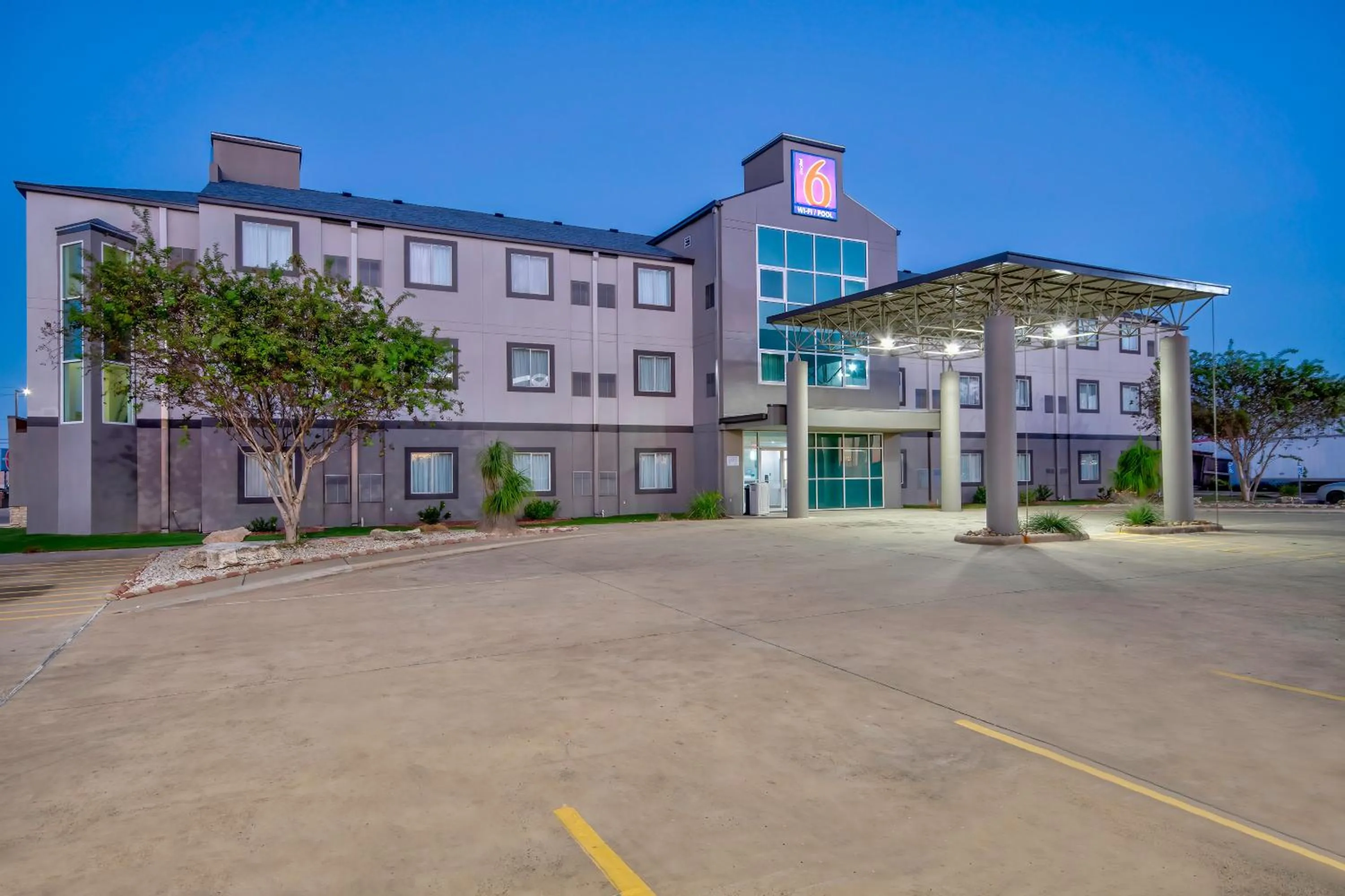 Property building in Motel 6-Harlingen, TX