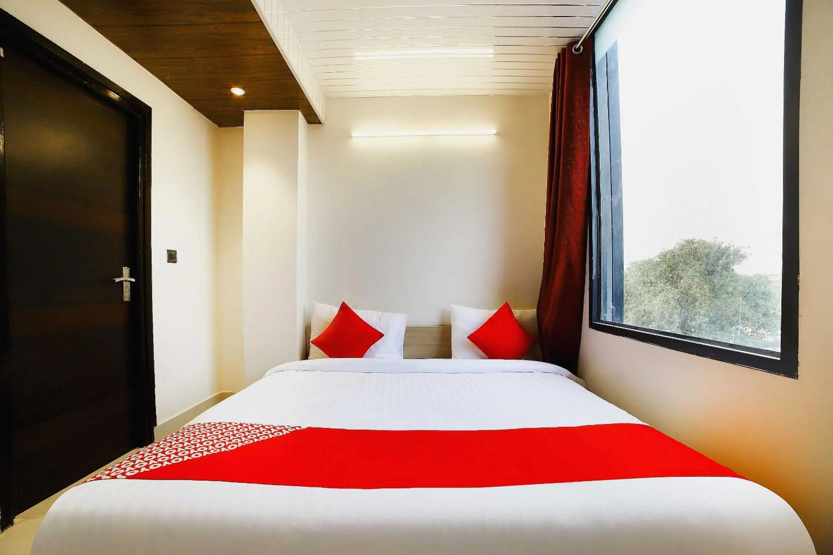 Bedroom, Bed in Hotel O Ashirwad home Near Pitampura