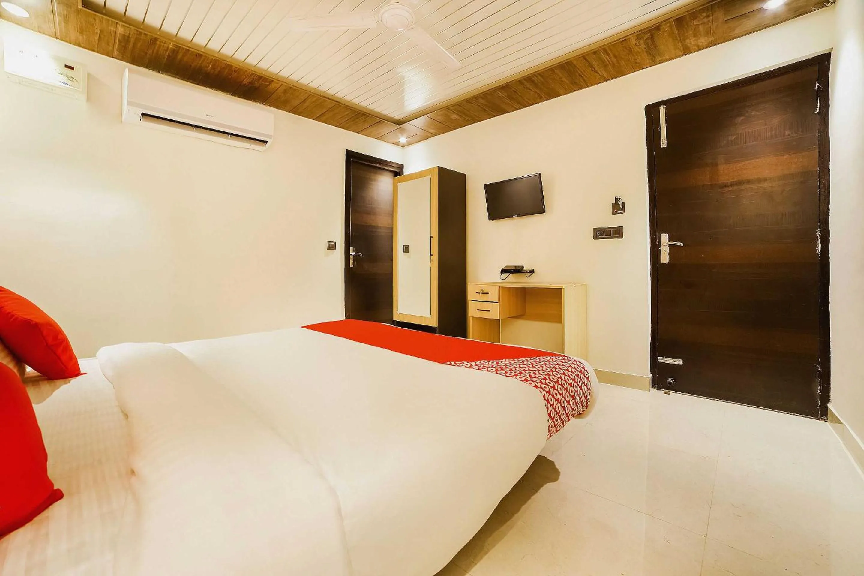 Bedroom, Bed in Hotel O Ashirwad home Near Pitampura