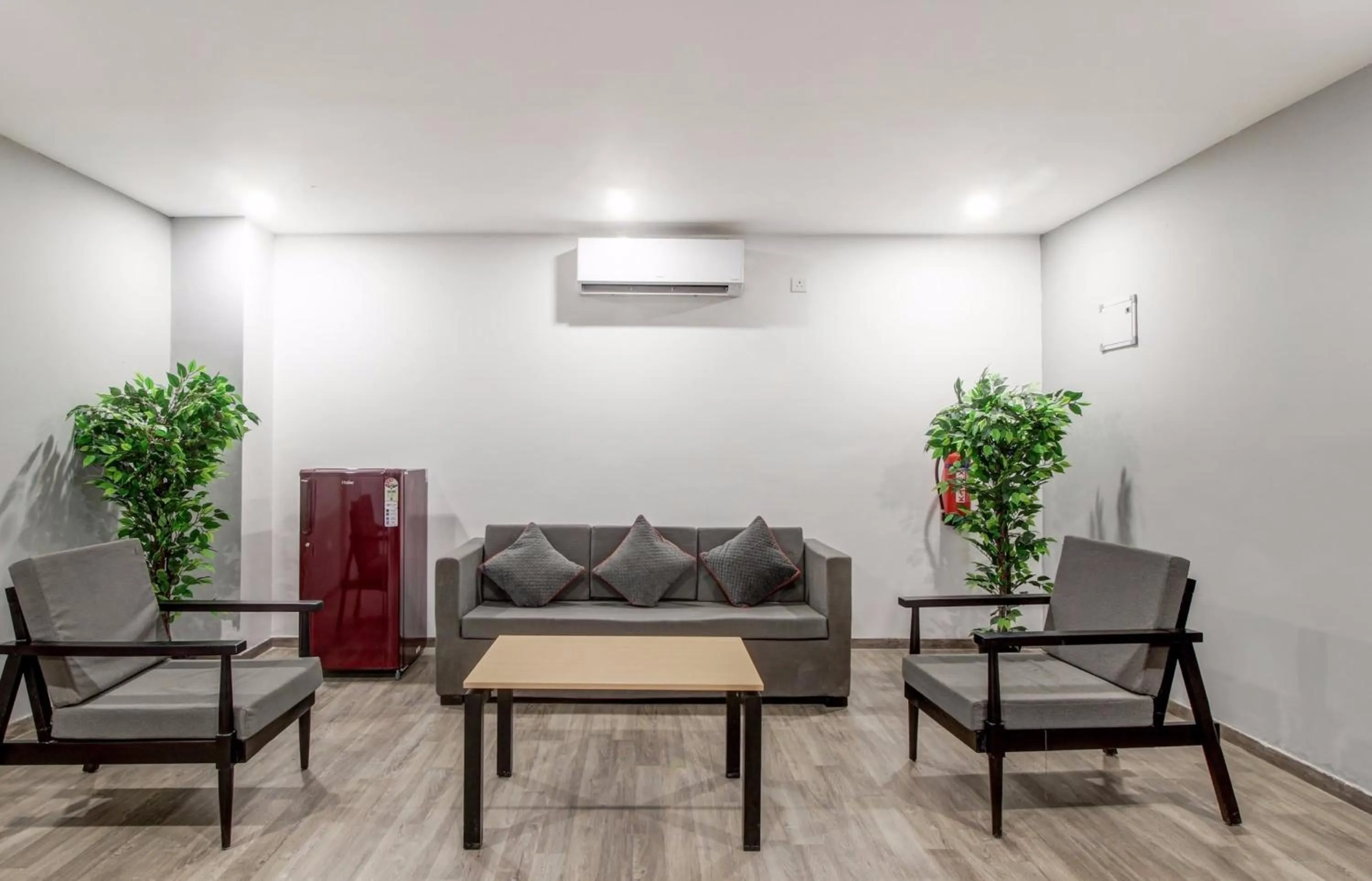 Lobby or reception in Super Townhouse RCC Majestic 397 LB Nagar