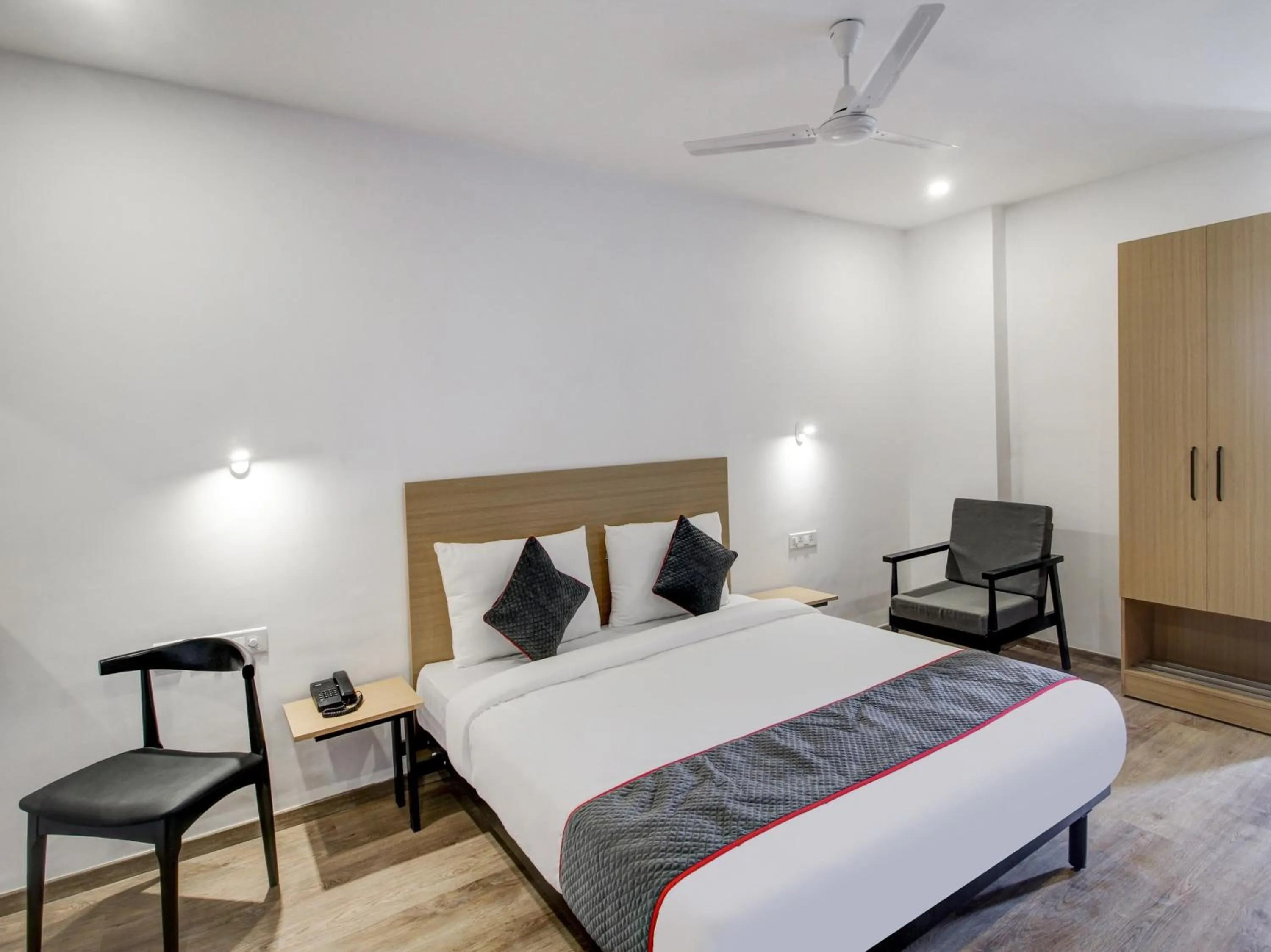 Bedroom, Bed in Super Townhouse RCC Majestic 397 LB Nagar