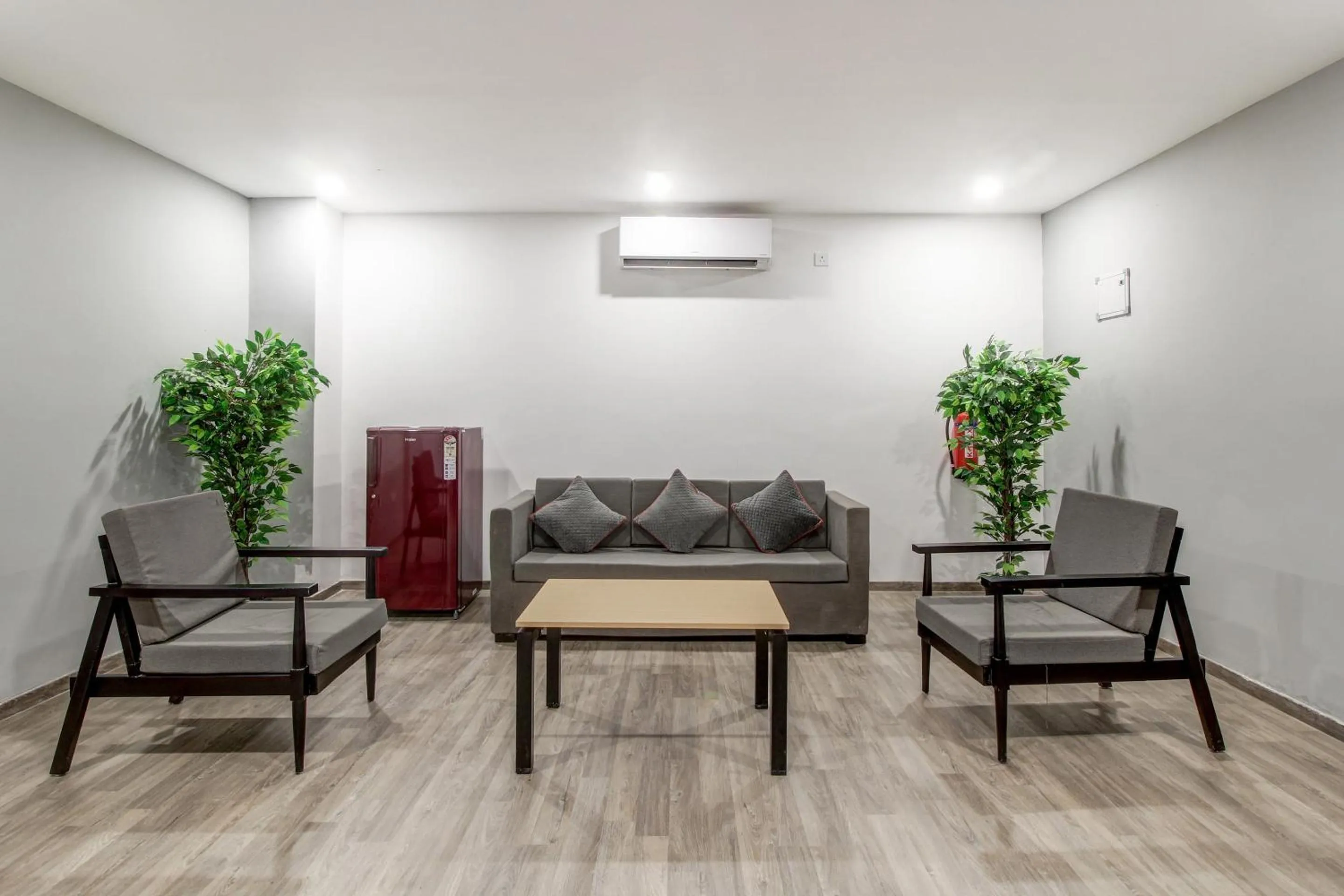 Lobby or reception in Super Townhouse RCC Majestic 397 LB Nagar