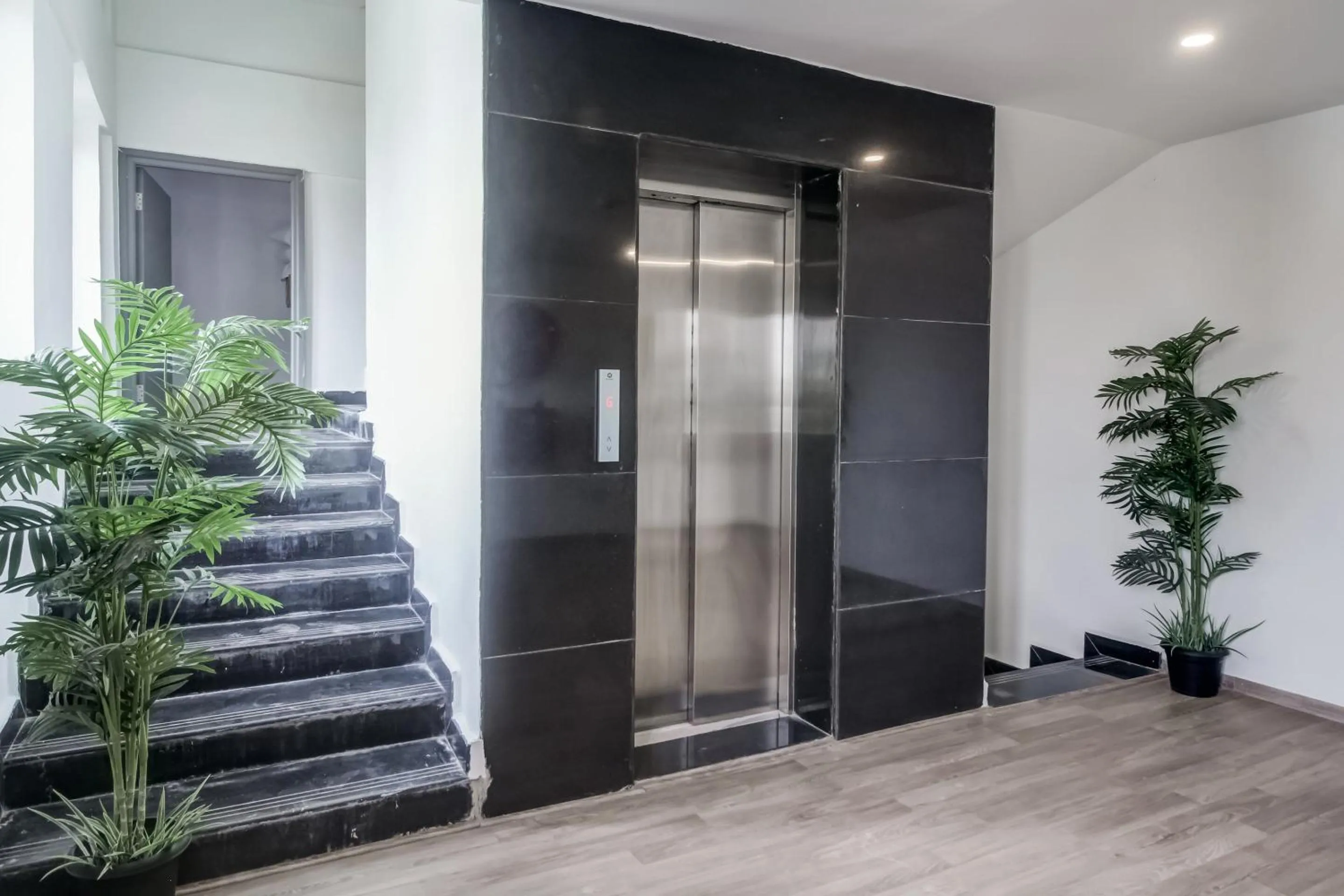 Lobby or reception in Super Townhouse RCC Majestic 397 LB Nagar