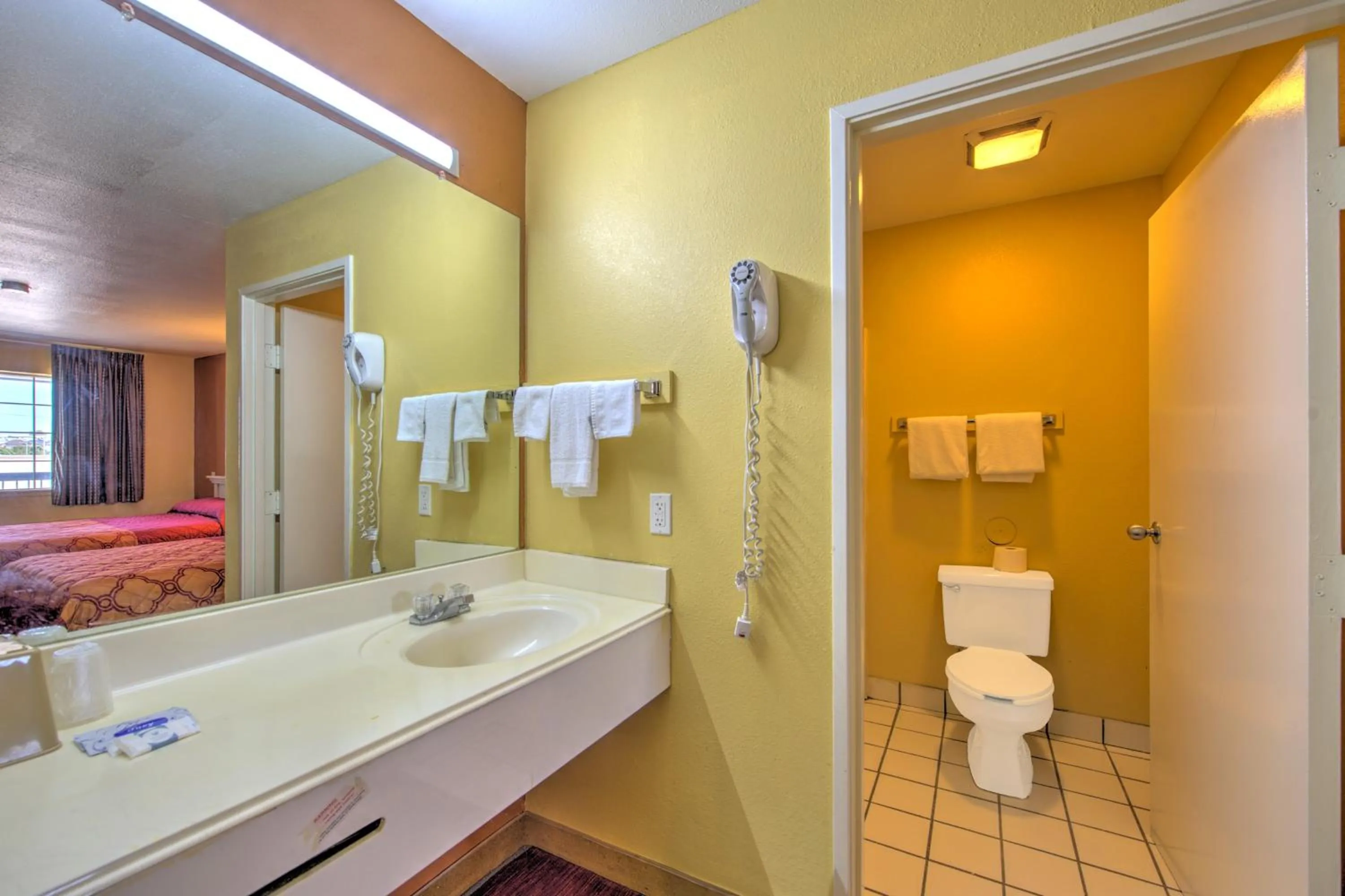 Bathroom in Heights Inn by Townhouse Harker Heights Killeen