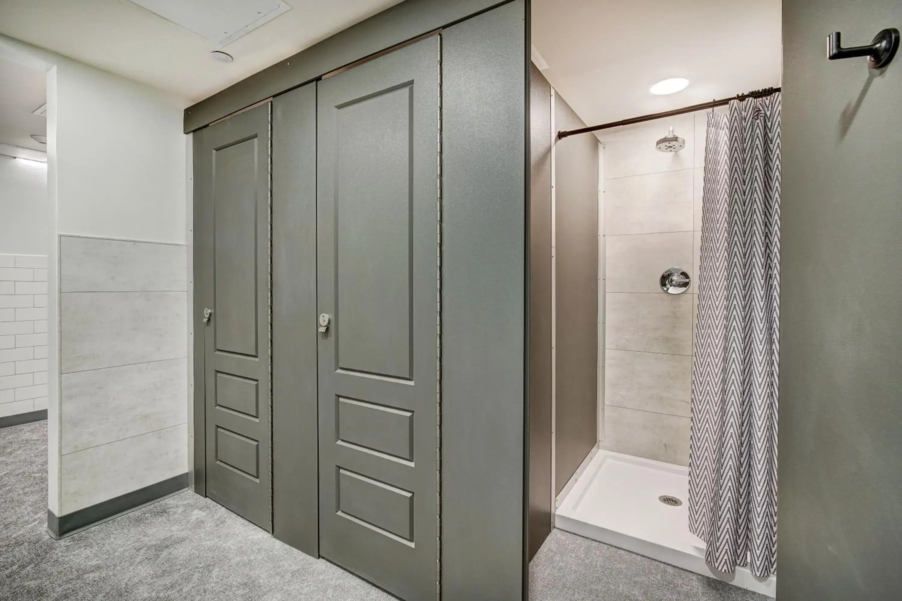 8-Bed Group Room with Shared Bathroom in The Block Hotel & Commons 8-Bed Group Room with Shared Bathroom in The Block Hotel & Commons