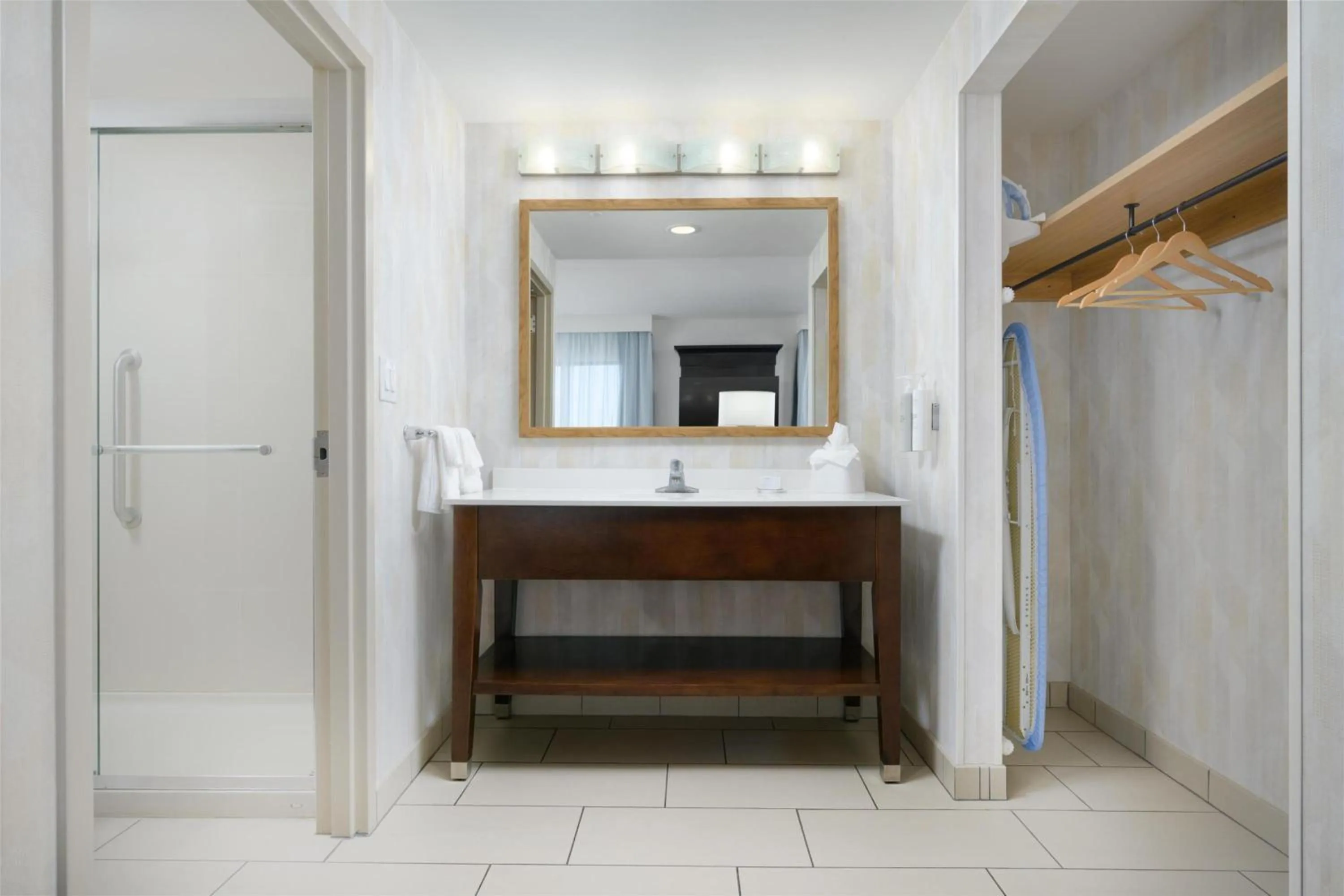 Bathroom in Hampton Inn & Suites Chattanooga/Hamilton Place