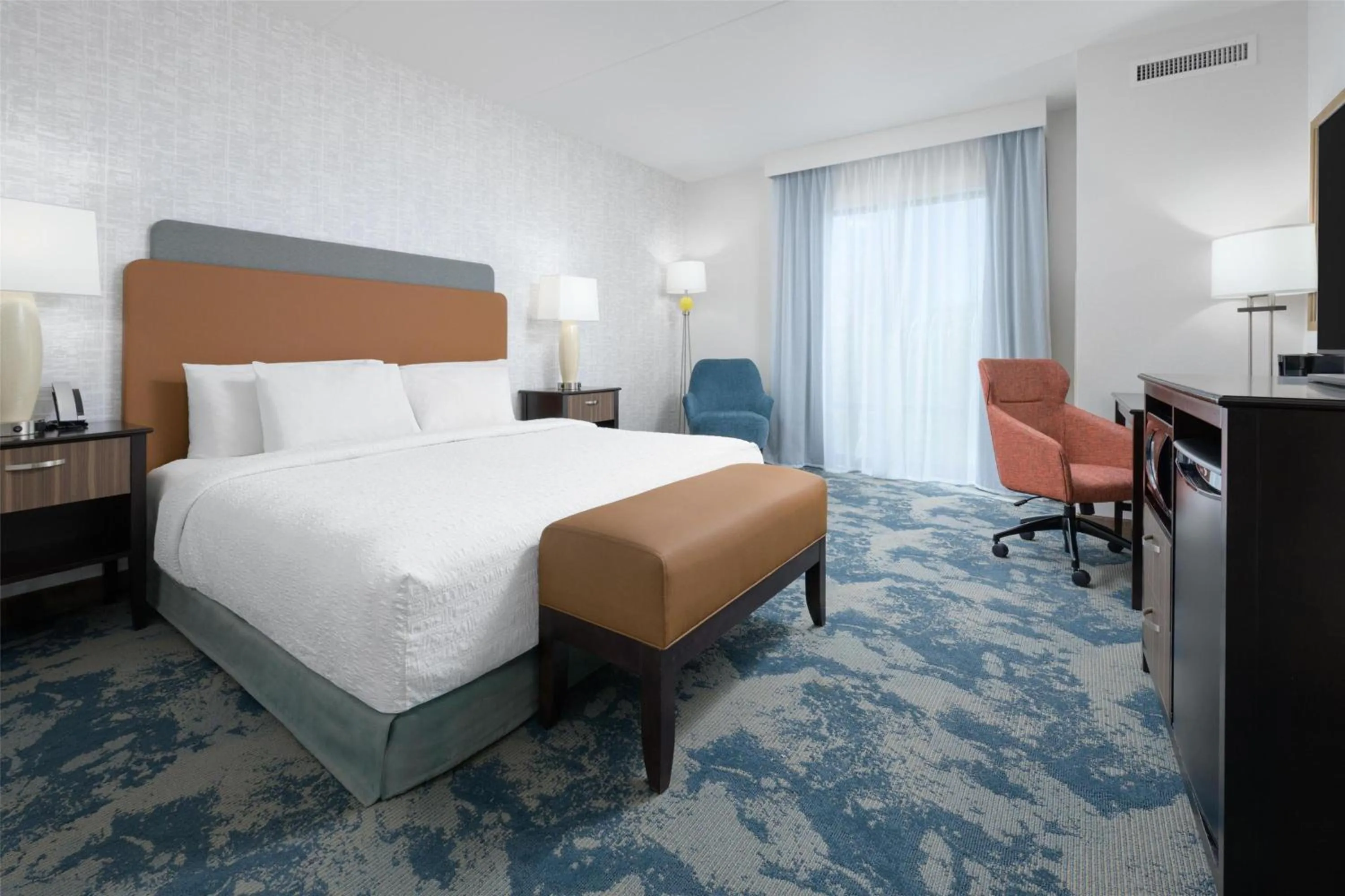 Bed in Hampton Inn & Suites Chattanooga/Hamilton Place