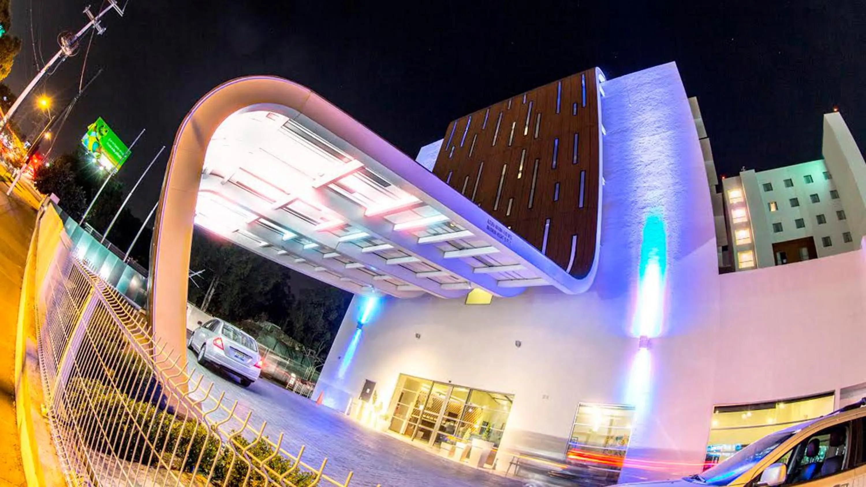 Property building in Holiday Inn Guadalajara Patria-Universidad by IHG