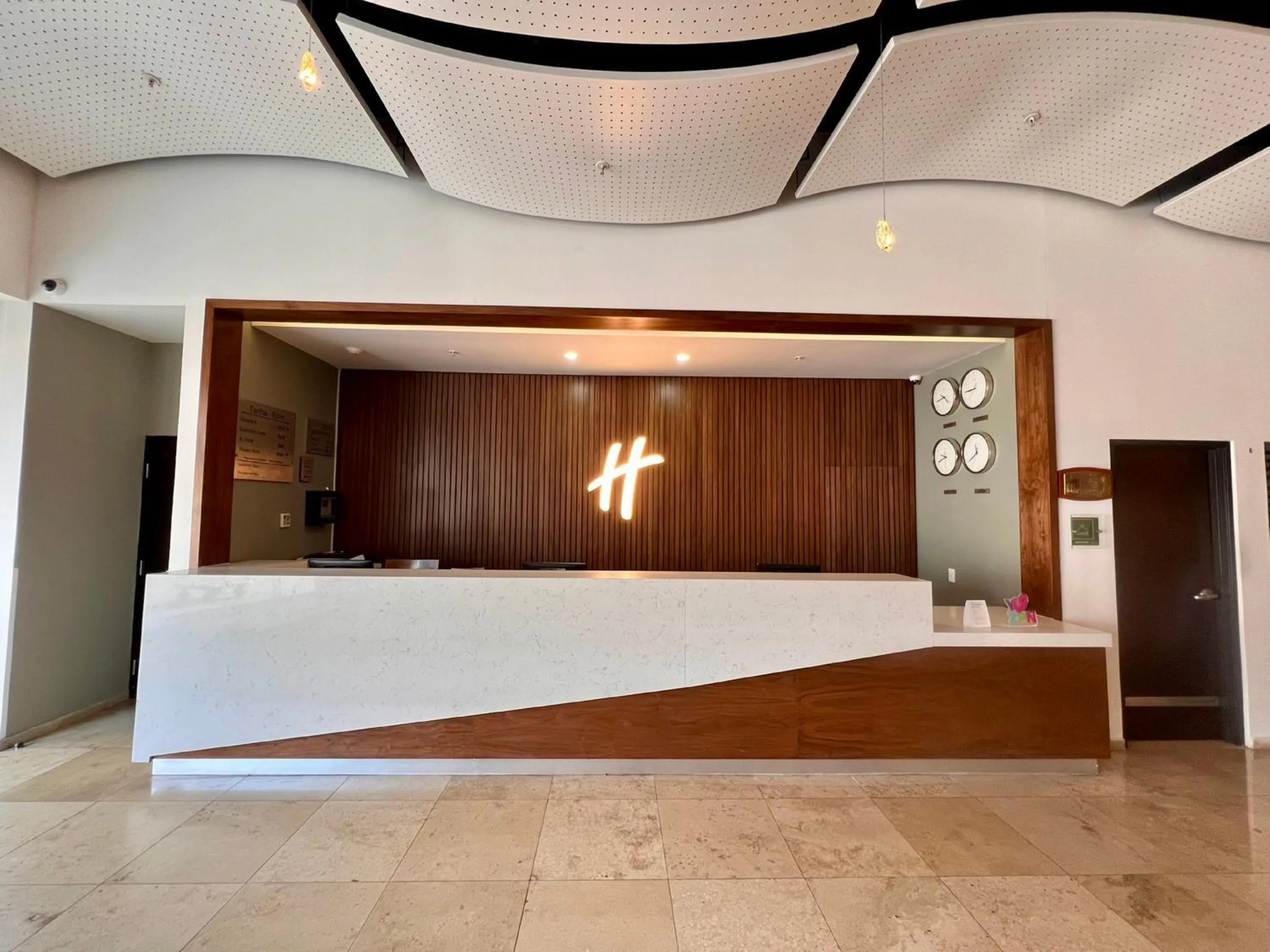 Property building, Lobby/Reception in HS HOTSSON Smart Guadalajara Autónoma