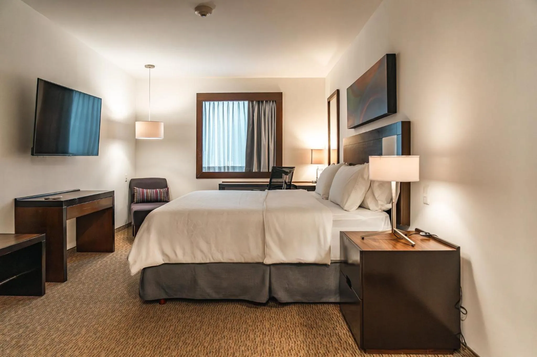 Photo of the whole room, Bed in Holiday Inn Guadalajara Patria-Universidad by IHG