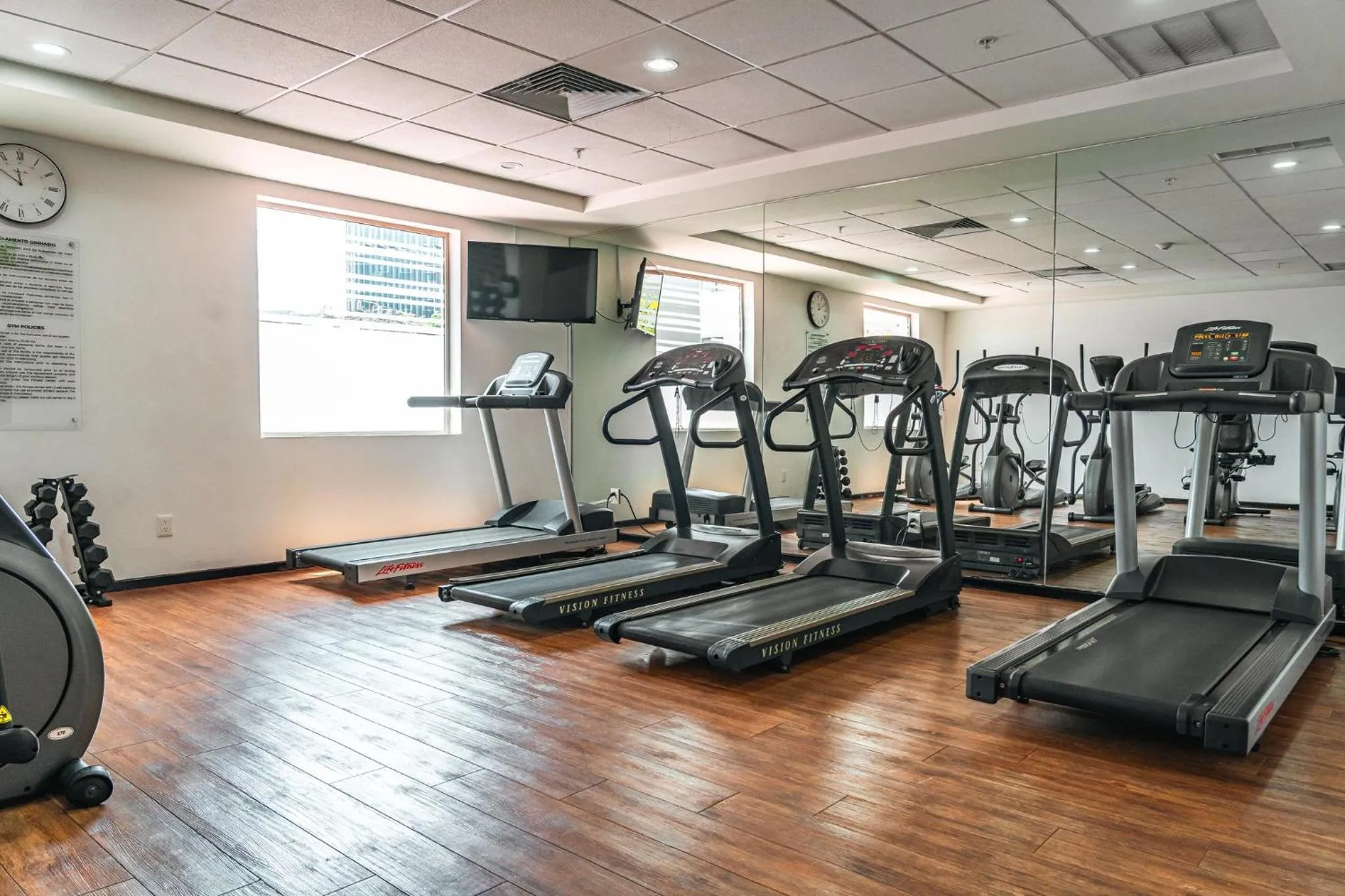 Fitness centre/facilities in Holiday Inn Guadalajara Patria-Universidad by IHG