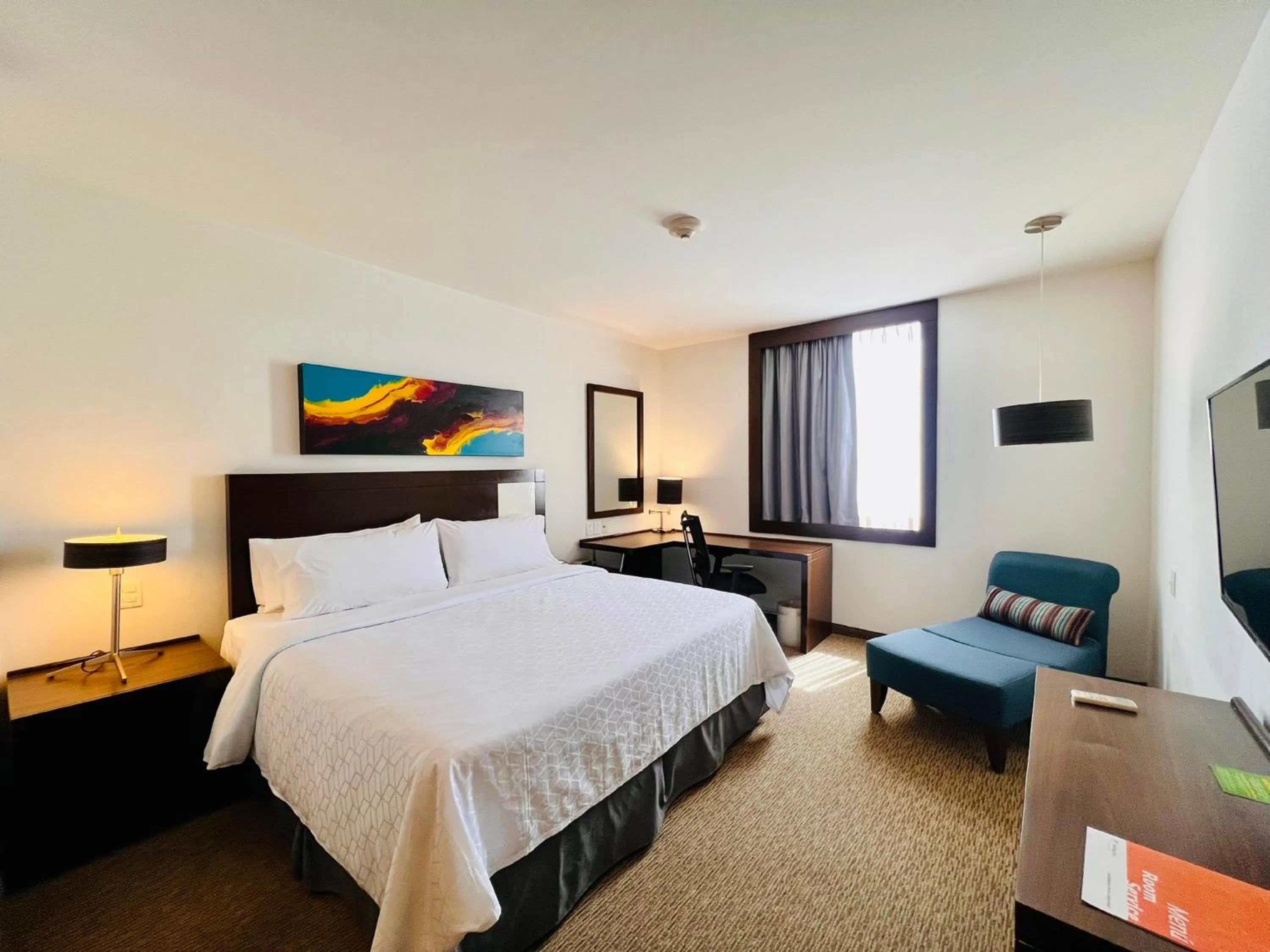 Photo of the whole room, Bed in Holiday Inn Guadalajara Patria-Universidad by IHG